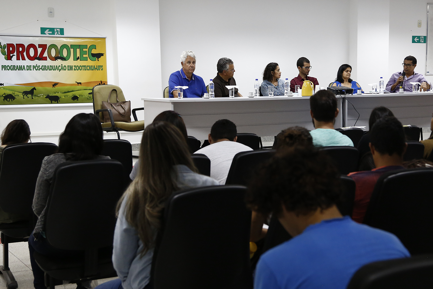 Workshop reuniu professores dos departamentos de Zootecnia, Nutrição, Geografia e Tecnologia Alimentar. (fotos: Dayanne Carvalho (bolsista) e Márcio Santana / Ascom-UFS)