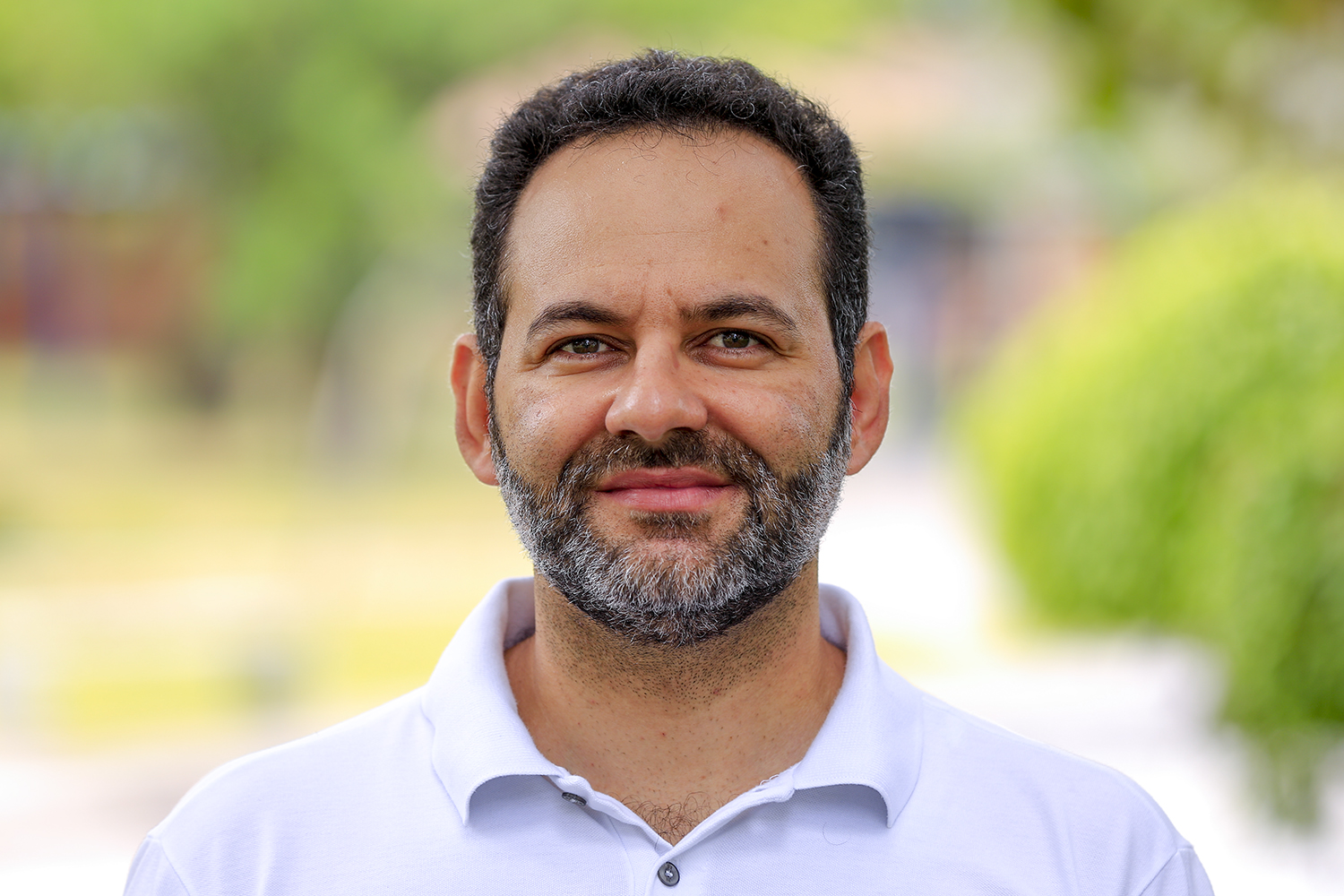 "Deixamos de falar para interlocutores locais para mostrar o problema para o mundo", diz o professor Marcelo Fulgêncio ao comentar o artigo. (fotos: Adilson Andrade/Ascom-UFS)