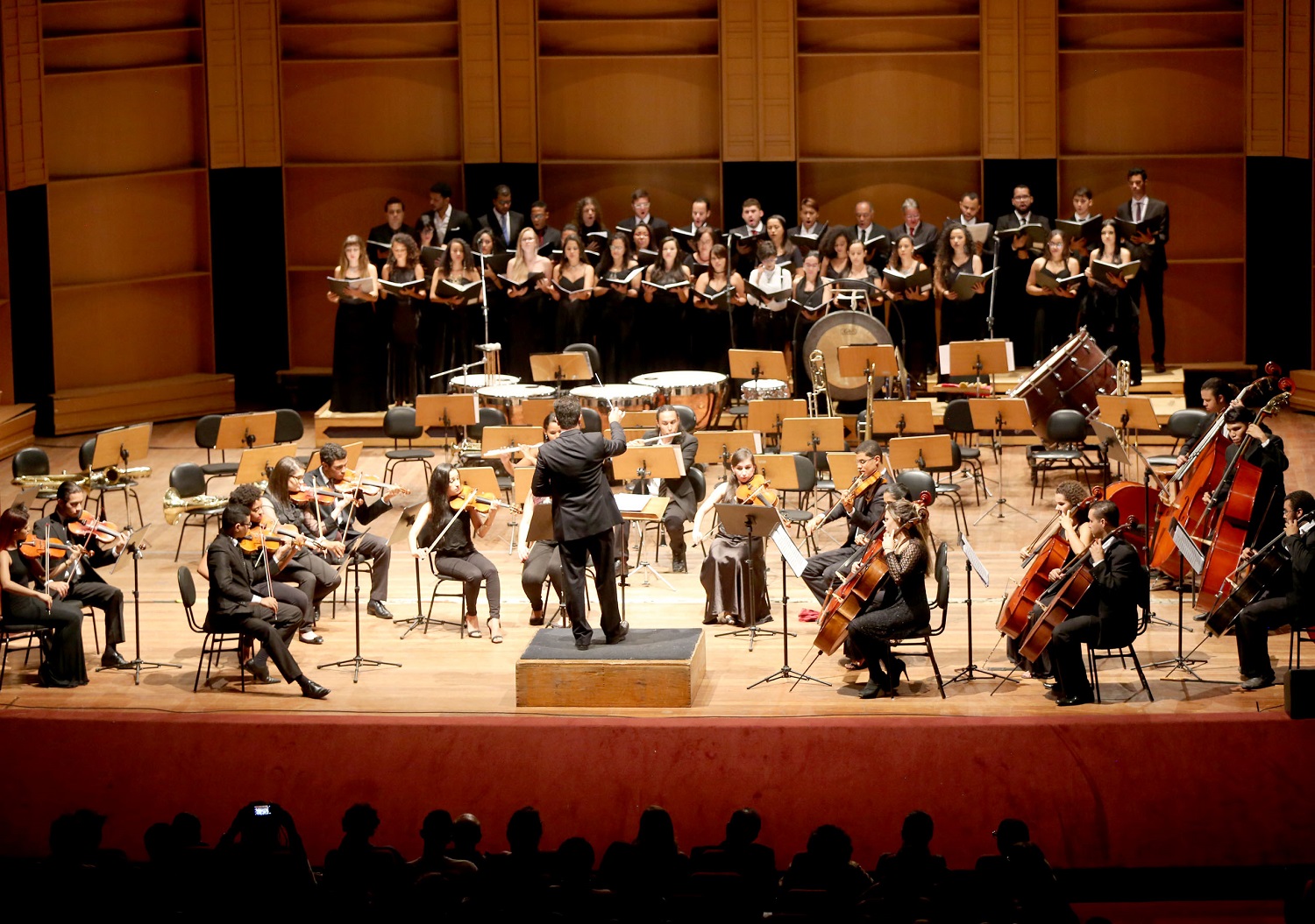 Concerto marcou a comemoração dos 49 anos da UFS no TTB. (Foto: Schirlene Reis/Ascom UFS)