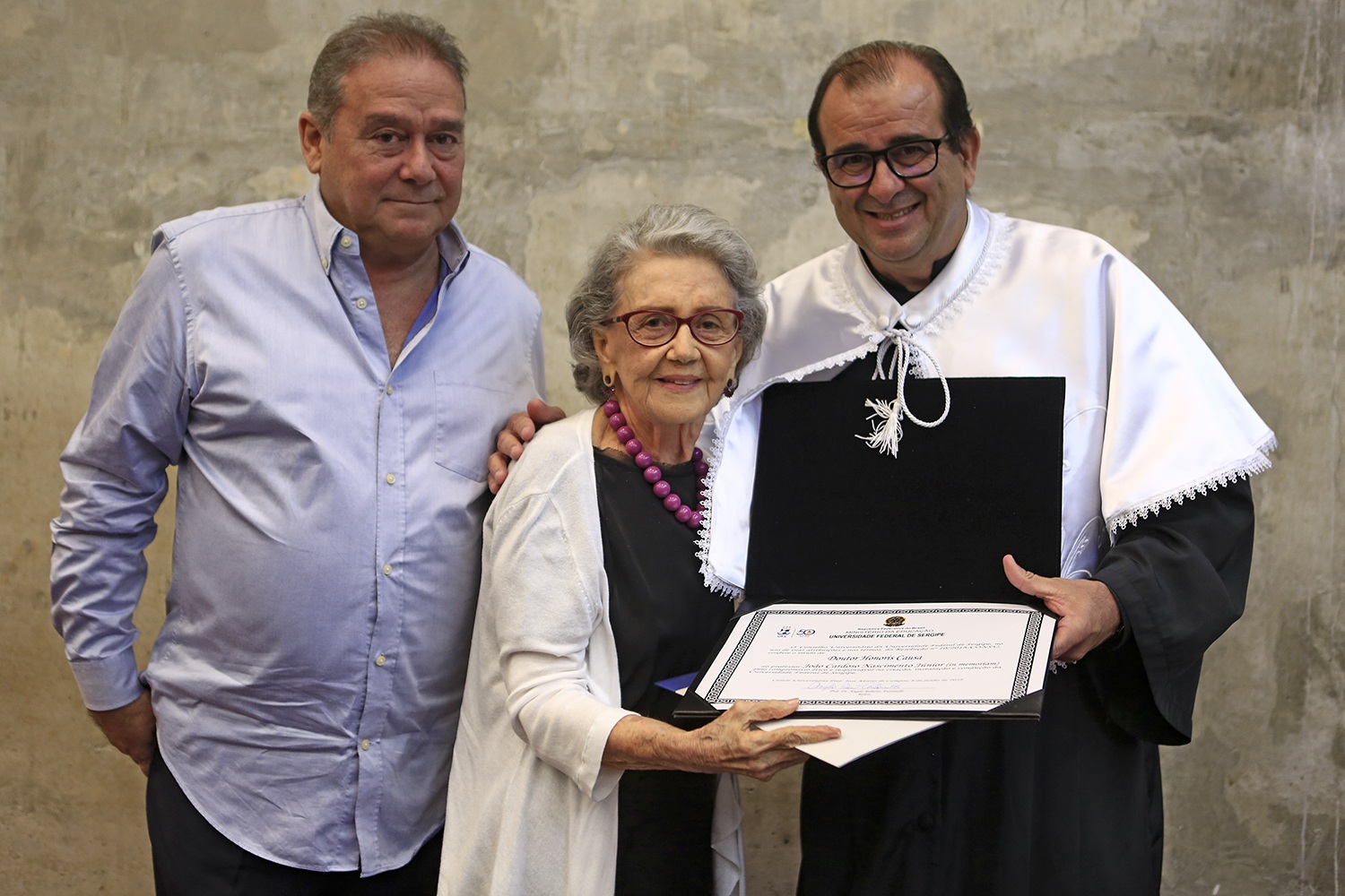 Esta é a 25ª vez que a universidade entrega o título de "doutor honoris causa". (fotos: Adilson Andrade/Ascom UFS)