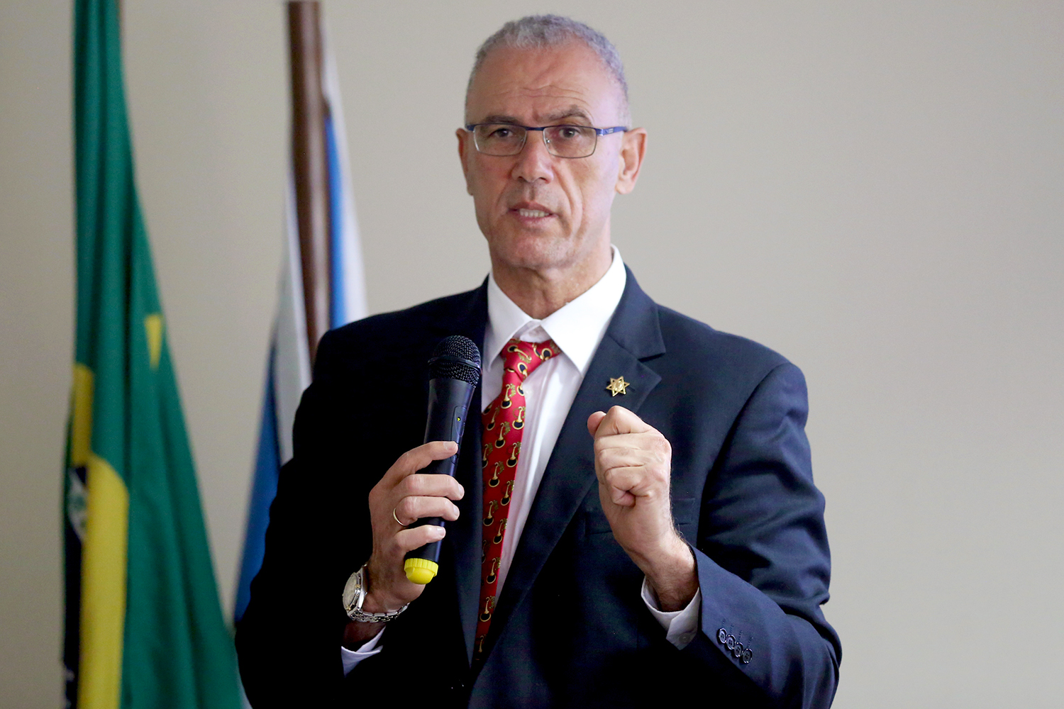 Embaixador Yossi Shelley falou sobre a importância do desenvolvimento de pesquisas que visem integrar os países. Foto: Schirlene Reis/AscomUFS