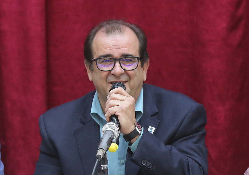 O reitor da UFS, professor Angelo Antoniolii, foi homenageado por ser o idealizador do curso na UFS