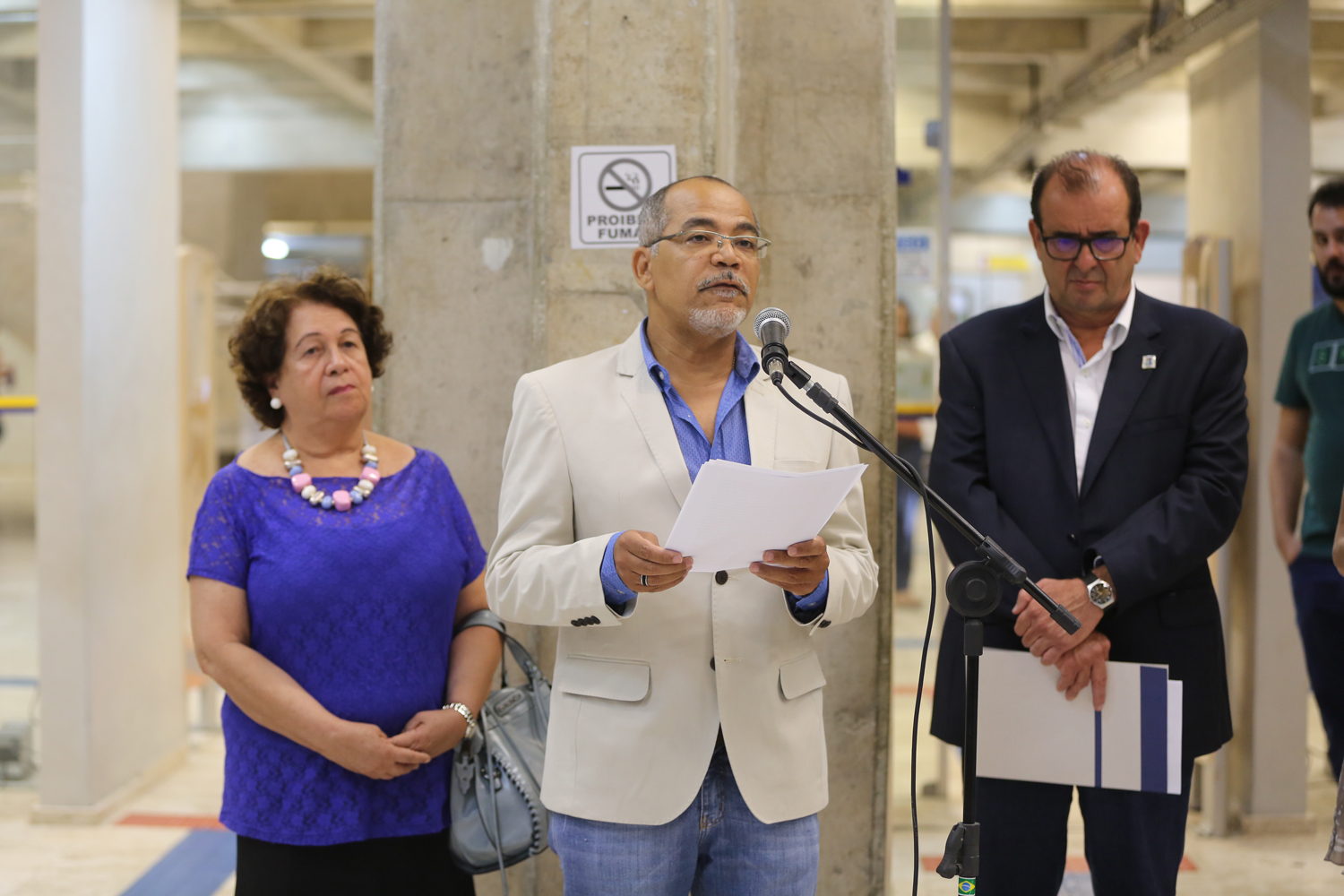 Edmilson Menezes, professor do Departamento de Filosofia da UFS, faz discurso por ocasião da aposição do nome Dom Luciano José Cabral Duarte