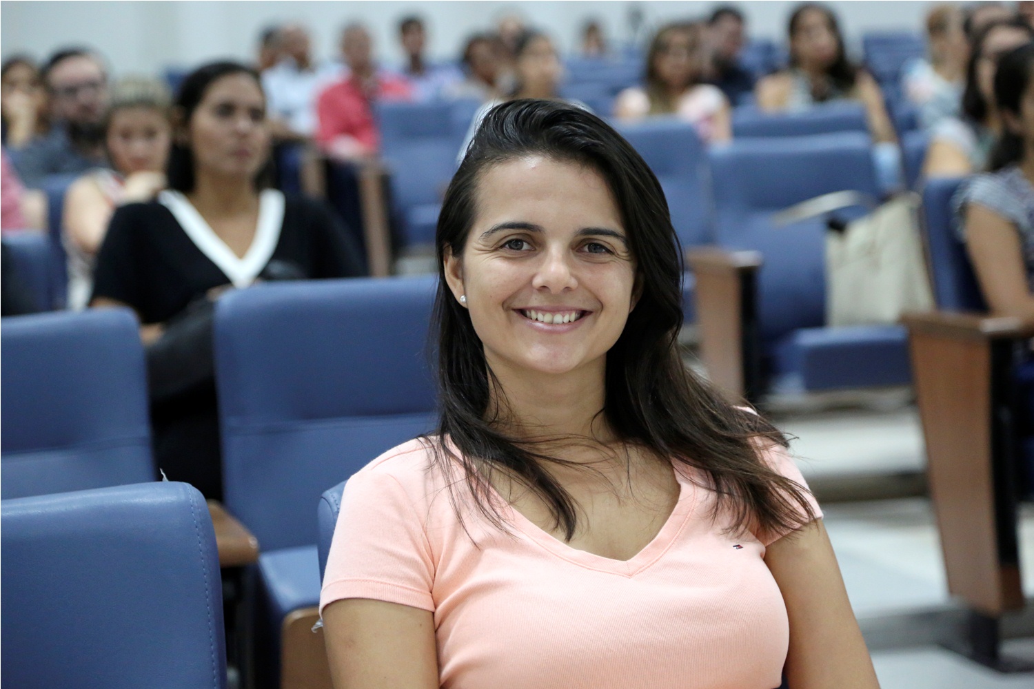  Aluna da pós-graduação, Paula Menezes possui sua linha de pesquisa em estudos clínicos e laboratoriais de saúde