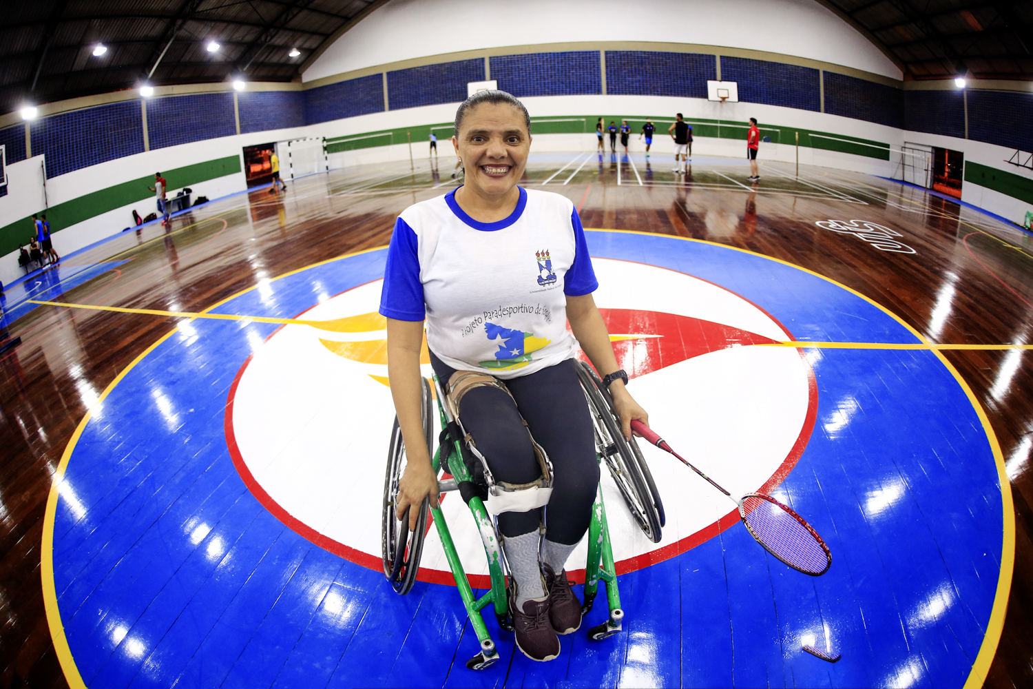 A quadra, usada também para treinos de parabadminton, é a segunda casa da Maria Gilda, que integra a seleção brasileira