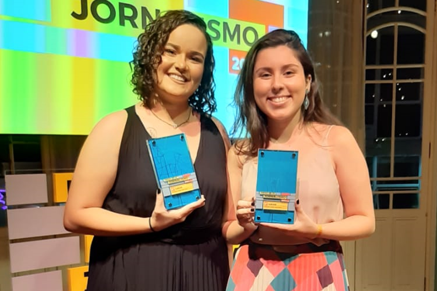 Ana Luísa (UFS) e Mayara Paixão (USP): Prêmio 99 de Jornalismo. (foto: arquivo pessoal)