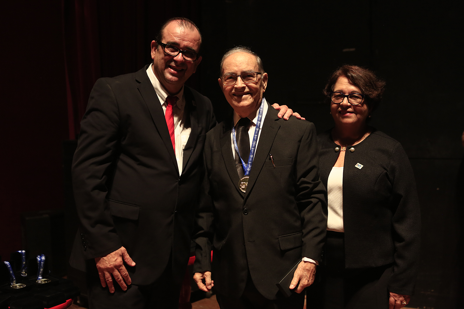 O professor Rivas (ao centro) havia sido homenageado nos 50 anos da UFS (Foto: Adilson Andrade/AscomUFS)