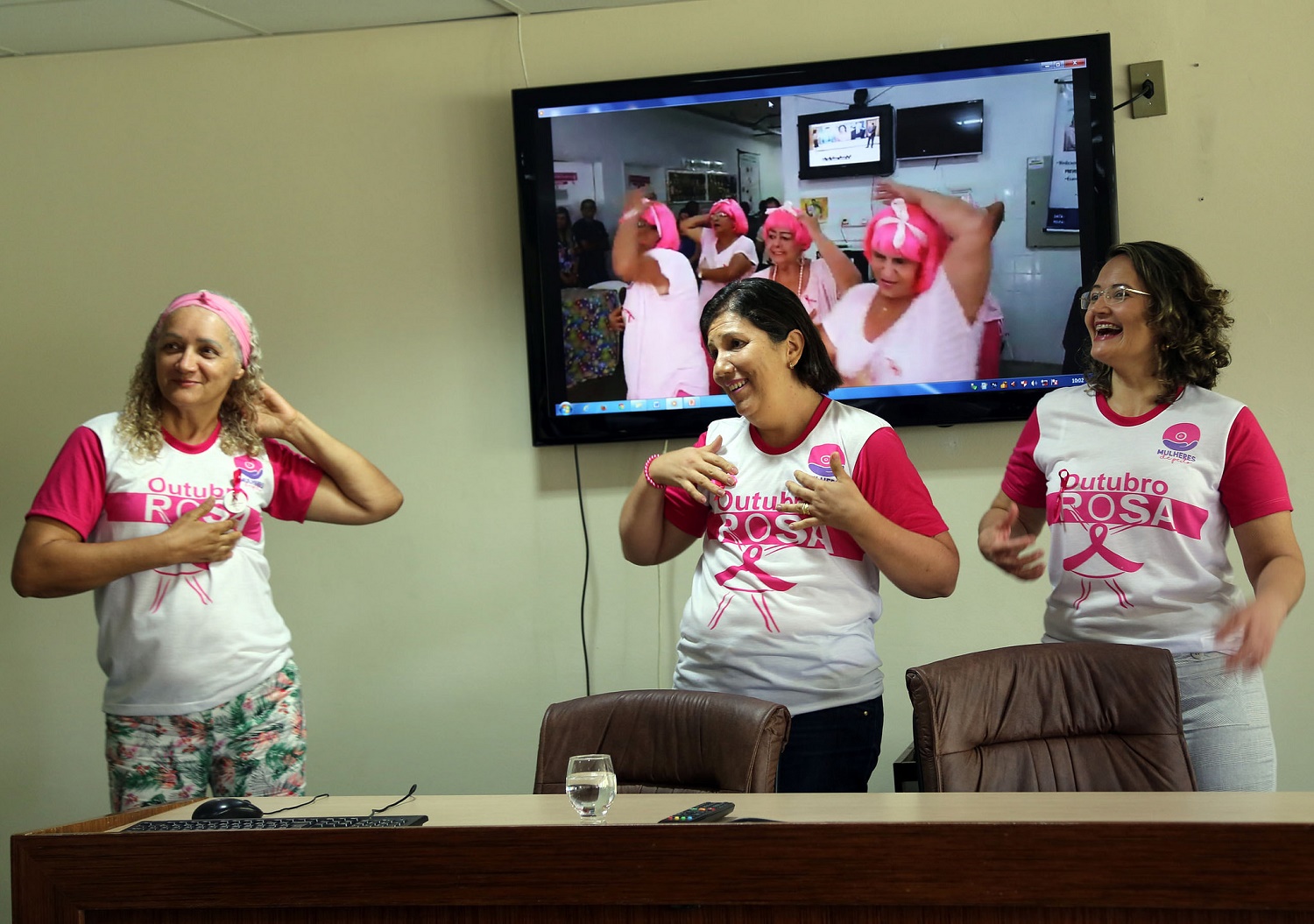 Programa Mulheres de Peito reúne mulheres que passam ou já passaram pelo tratamento contra o câncer. 