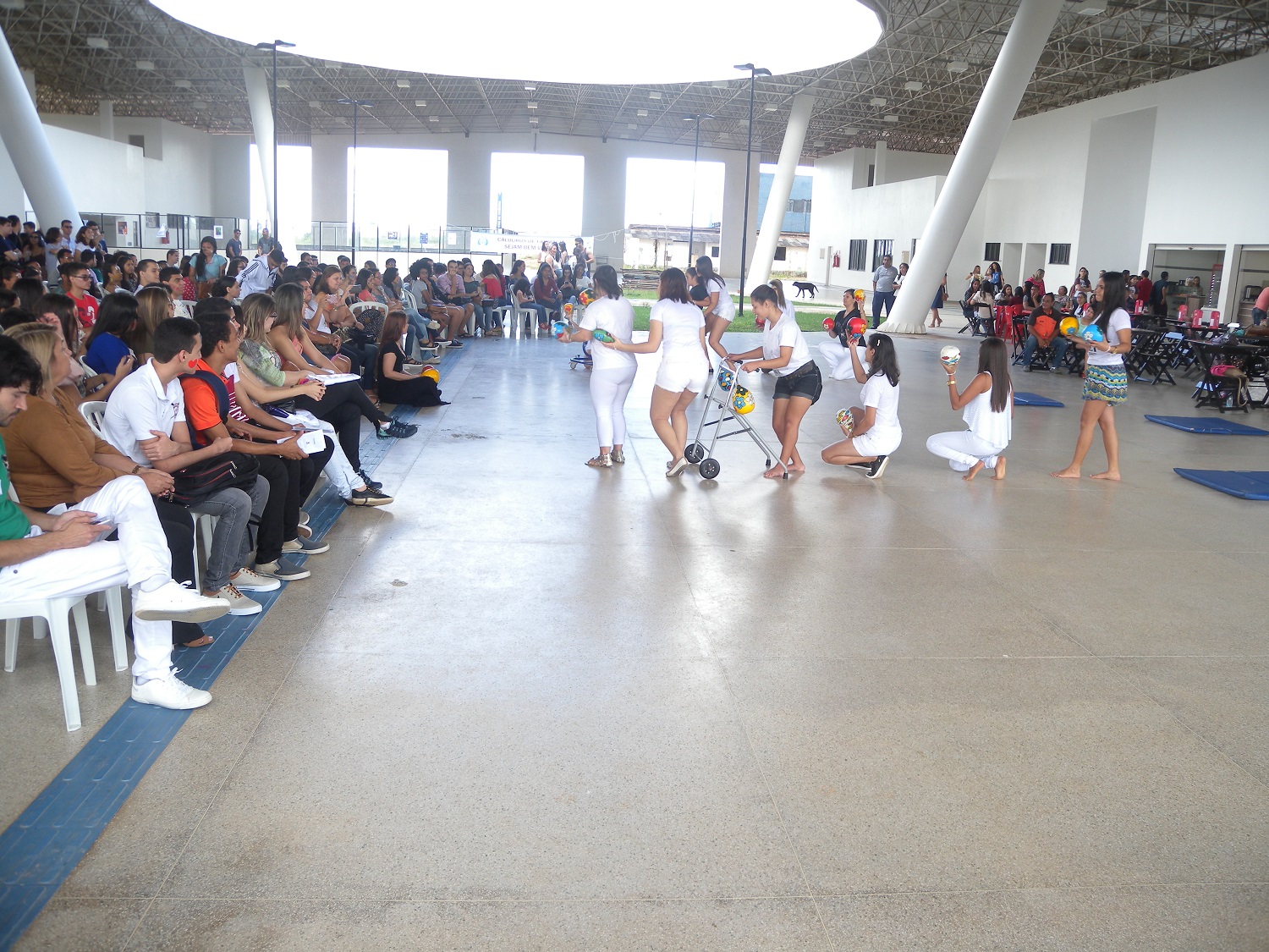 Apresentação do grupo de dança TALT, da professora do departamento de Educação em Saúde, Lavínia Teixeira. (Foto: Ascom UFS Lagarto)
