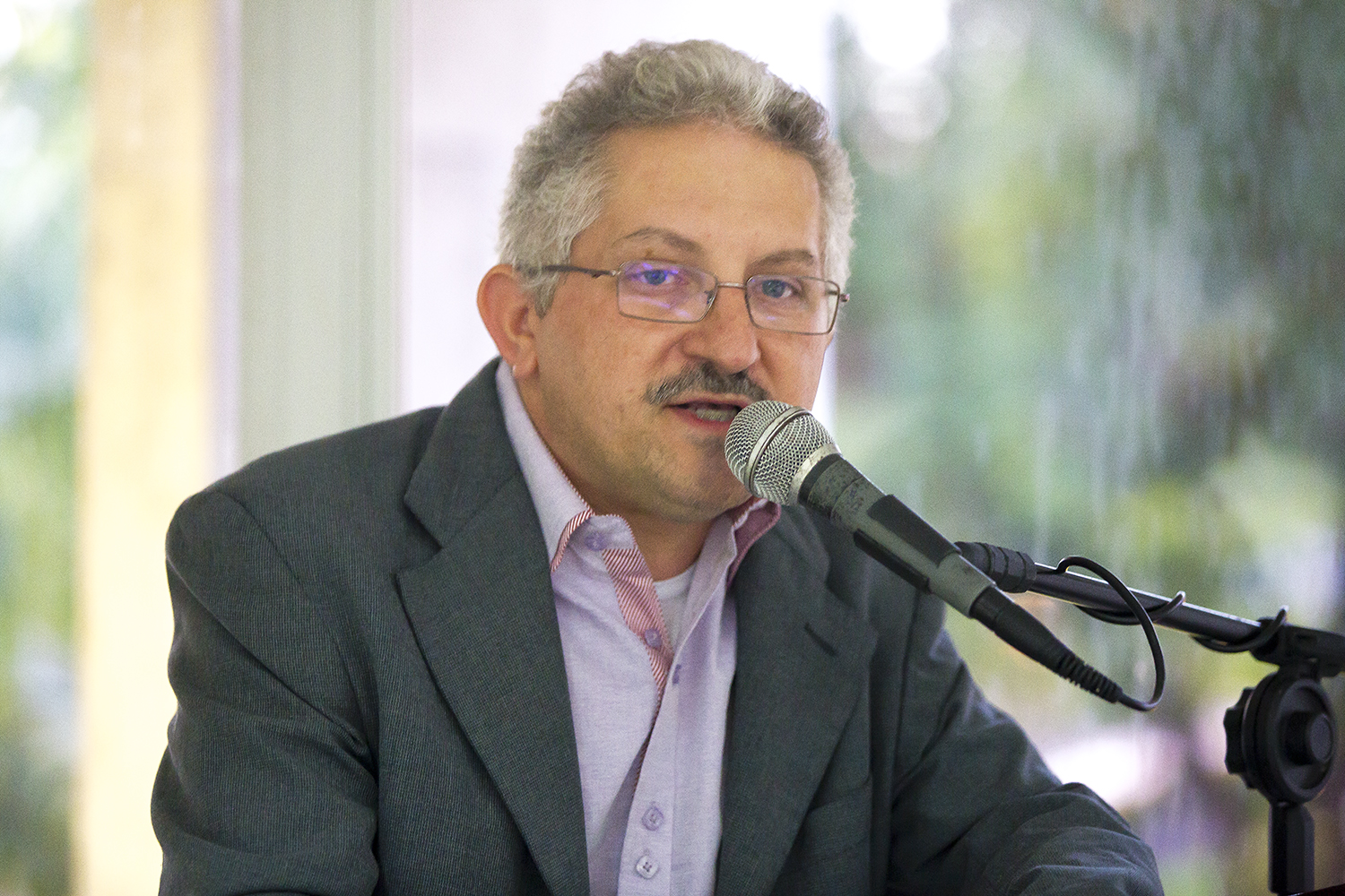 O professor Roberto Rodrigues discursou em nome dos diretores empossados (Foto: Adilson Andrade – Ascom/UFS)