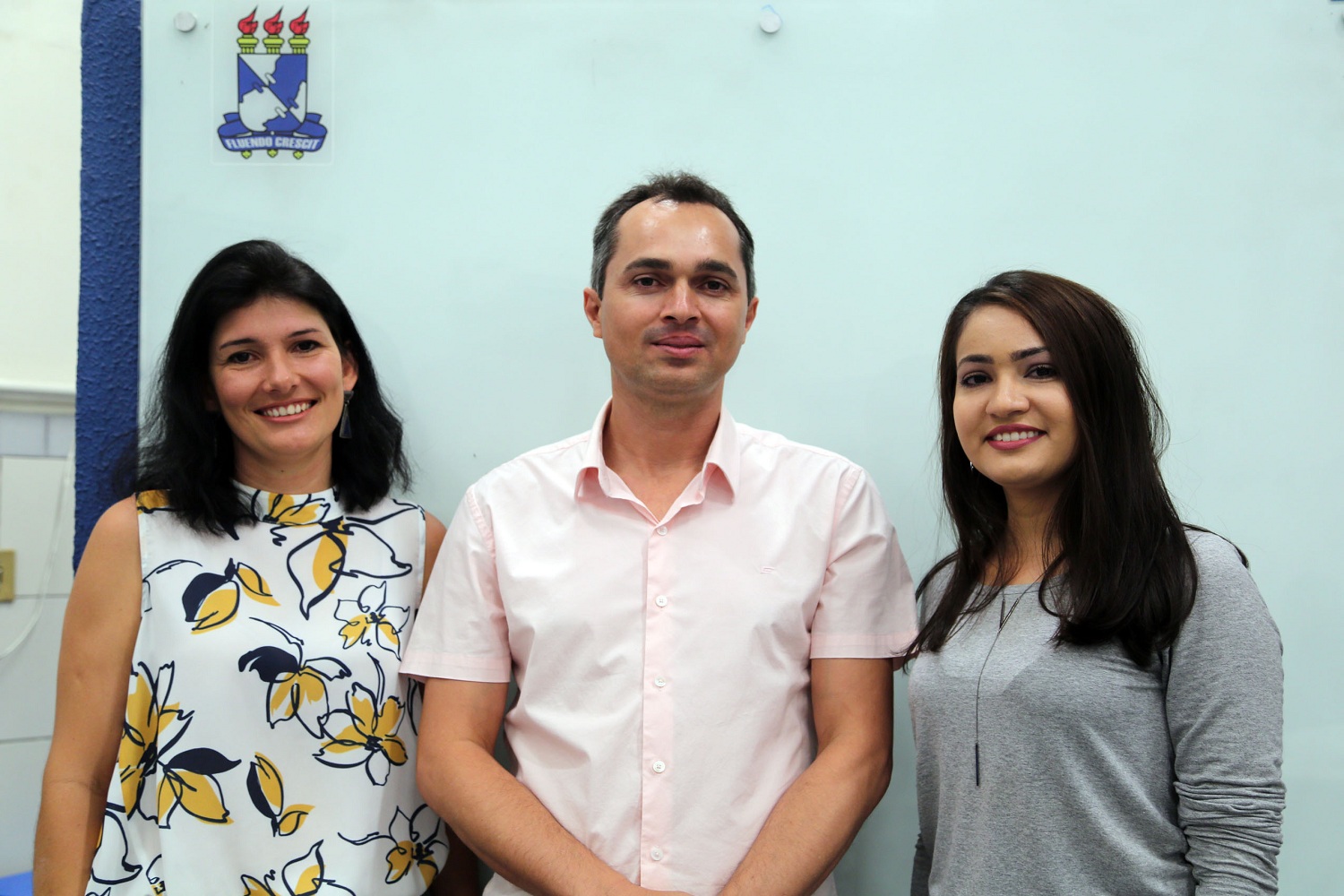 Professores de Matemática do colégio: Érica de Oliveira (esq.), Carlos Alberto Barreto e Silvânia da Silva Costa.