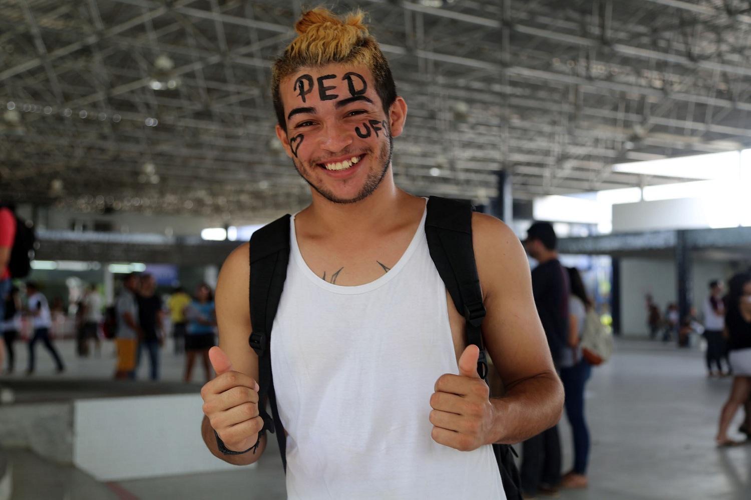 "Gosto de trabalhar com crianças, então essa foi minha opção para entrar em Pedagogia", diz Daniel Fabrício.