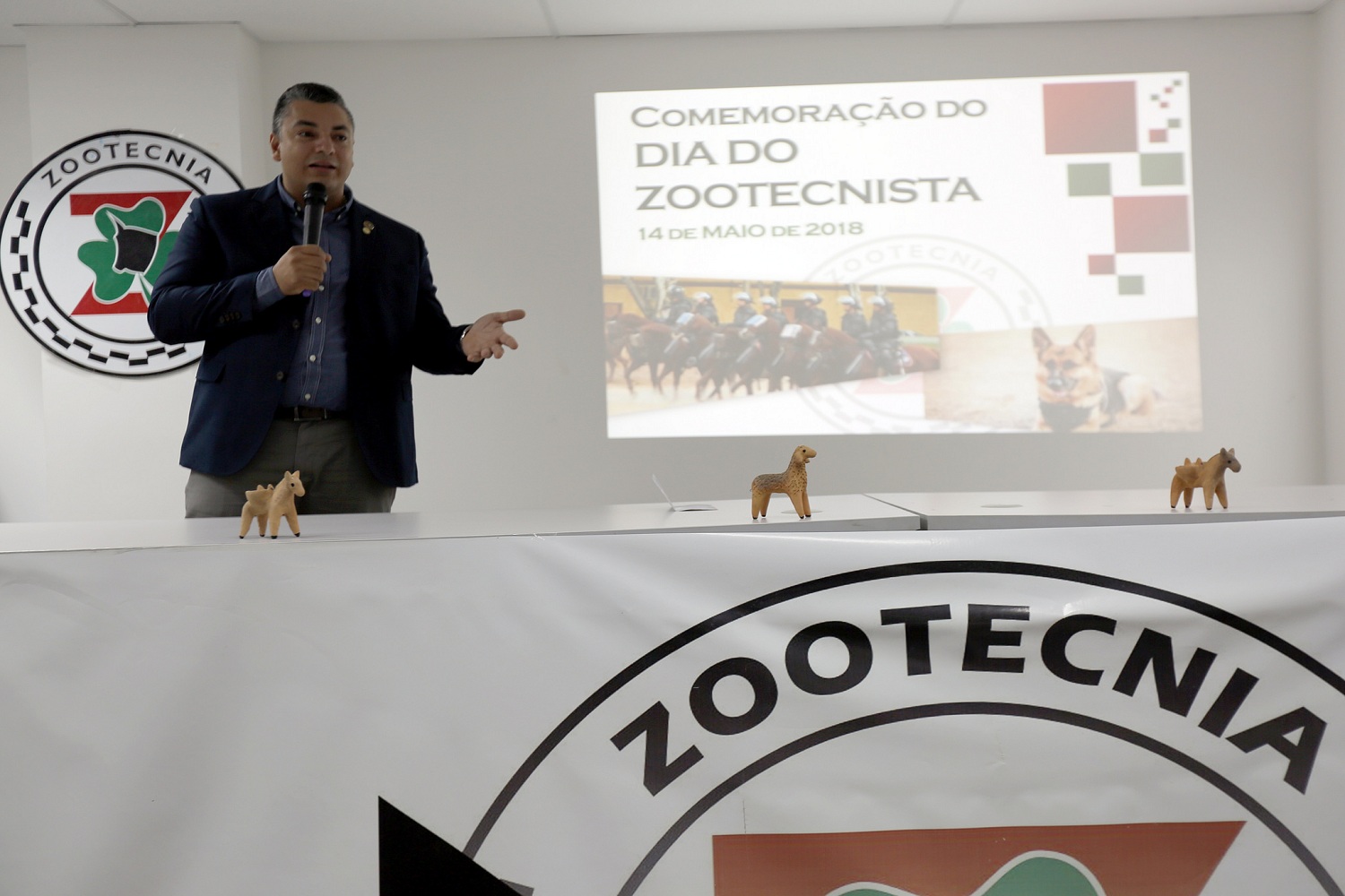 Wendell Mello, do Conselho Federal de Medicina Veterinária, proferiu a palestra a “Atuação do zootecnista e o mercado de trabalho”.