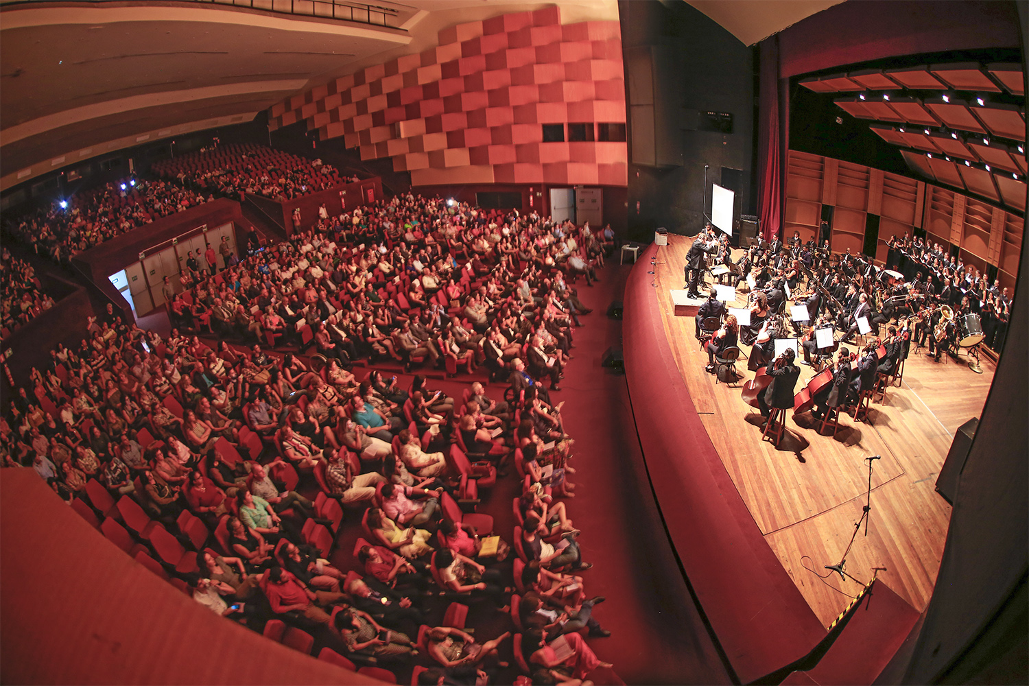 Cerimônia aconteceu ontem no Teatro Tobias Barreto, em Aracaju. (fotos: Adilson Andrade/ Ascom UFS)