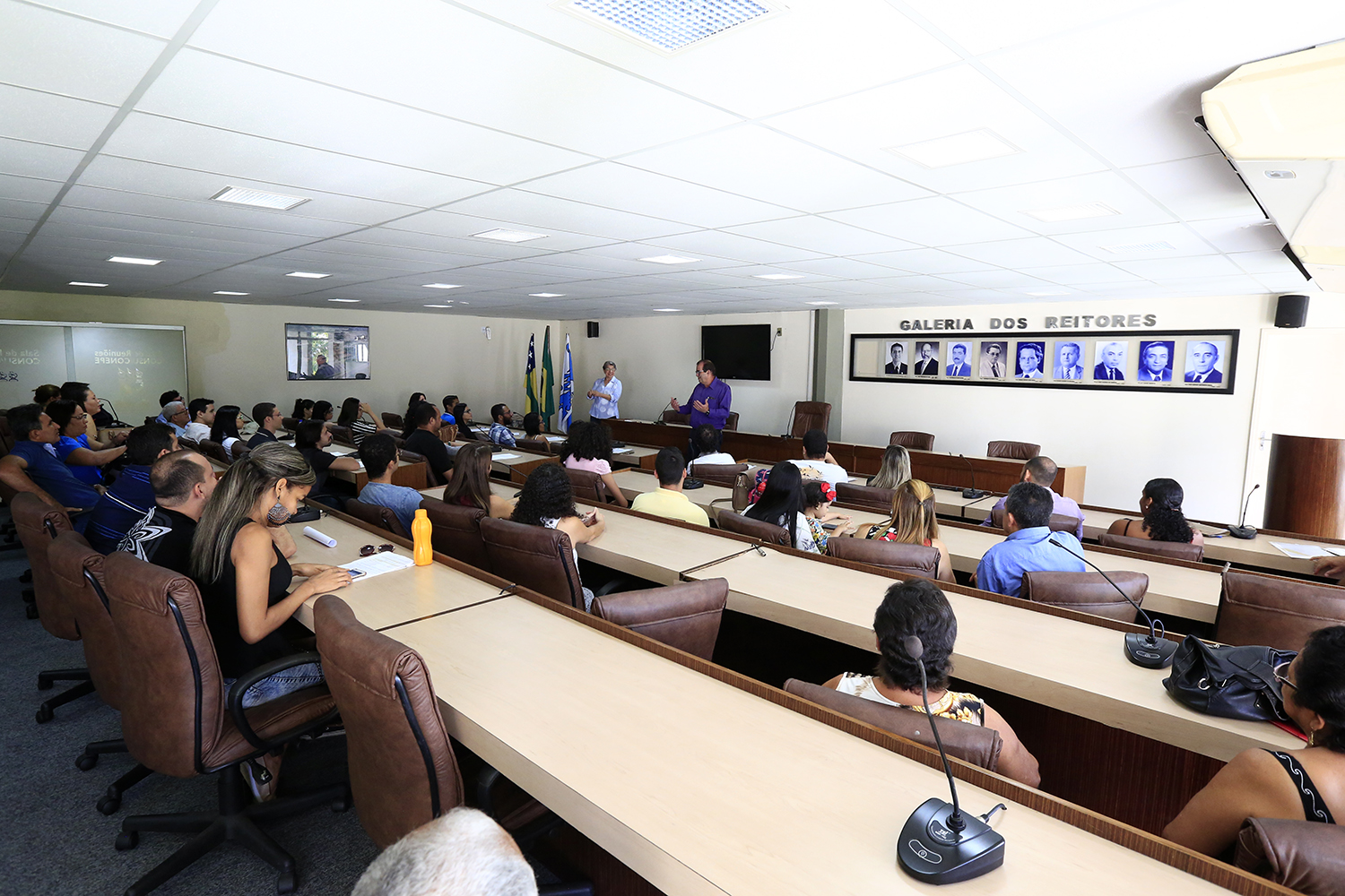 Dos novos servidores, 16 foram aprovados no último concurso para técnico administrativo, realizado em fevereiro deste ano. (fotos: Márcio Santana/Ascom-UFS)