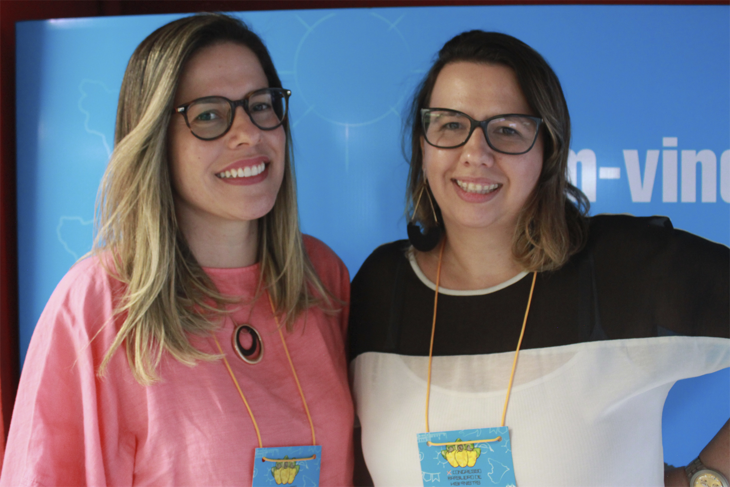 As professoras de Letras Estrangeiras da UFS Doris Matos (esq.) e Joyce Palha falam sobre a importância de a universidade sediar o congresso.