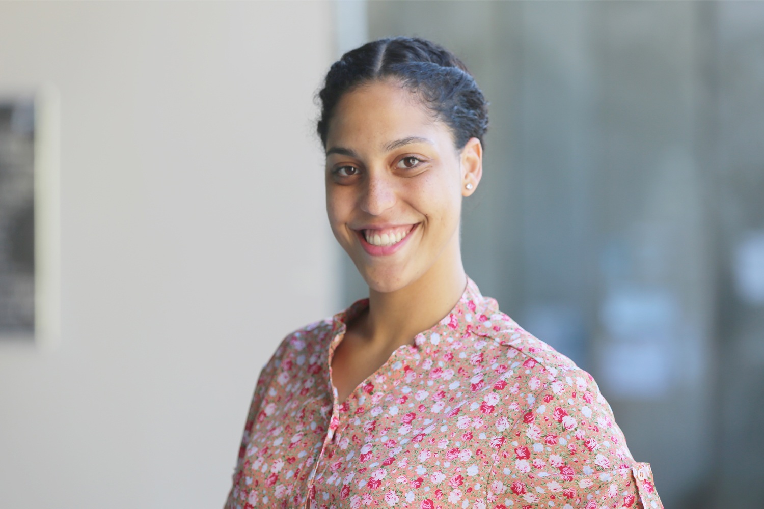 “Não fazemos o trabalho apenas por obrigação, nós vemos amor naquilo, nas pessoas, nos idosos”, diz a estudante Raissa Valença