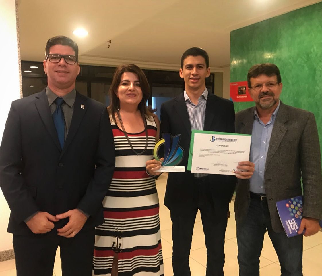 Em 2017, UFS FM também foi premiada pela Fapitec. Na foto, Profº Péricles Andrade, Juliana Almeida, Josafá Neto e Marcos Cardoso. Foto: Will Rodrigues/Divulgação