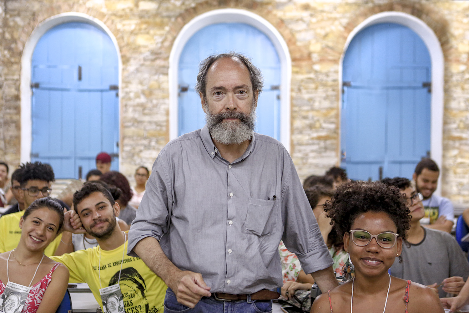 “Eu creio que essas iniciativas das semanas de arquitetura são uma oportunidade única para que haja troca de experiências, inclusive porque o evento prevê a participação de lideranças comunitárias e membros da sociedade”, explica o professor