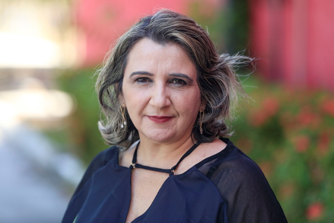 Depois de diagnosticada com a Síndrome de Burnout, a professora Maria Goretti estimula a qualidade de vida no ambiente de trabalho (Foto: Adilson Andrade/Ascom UFS)