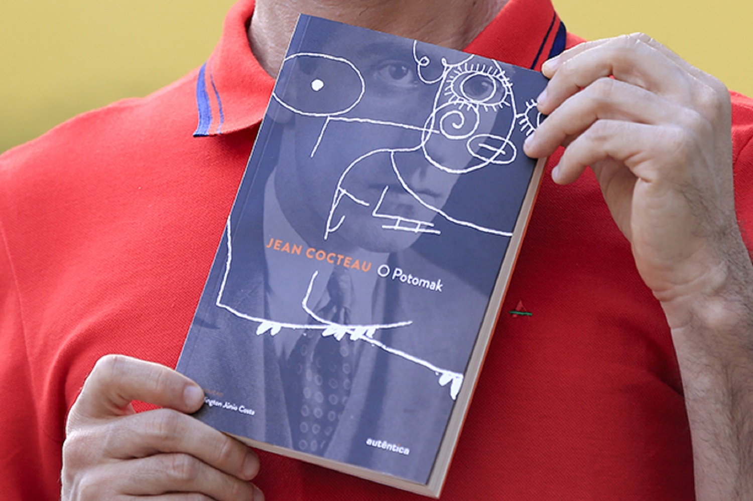 O livro pode ser encontrado na Editora Autêntica