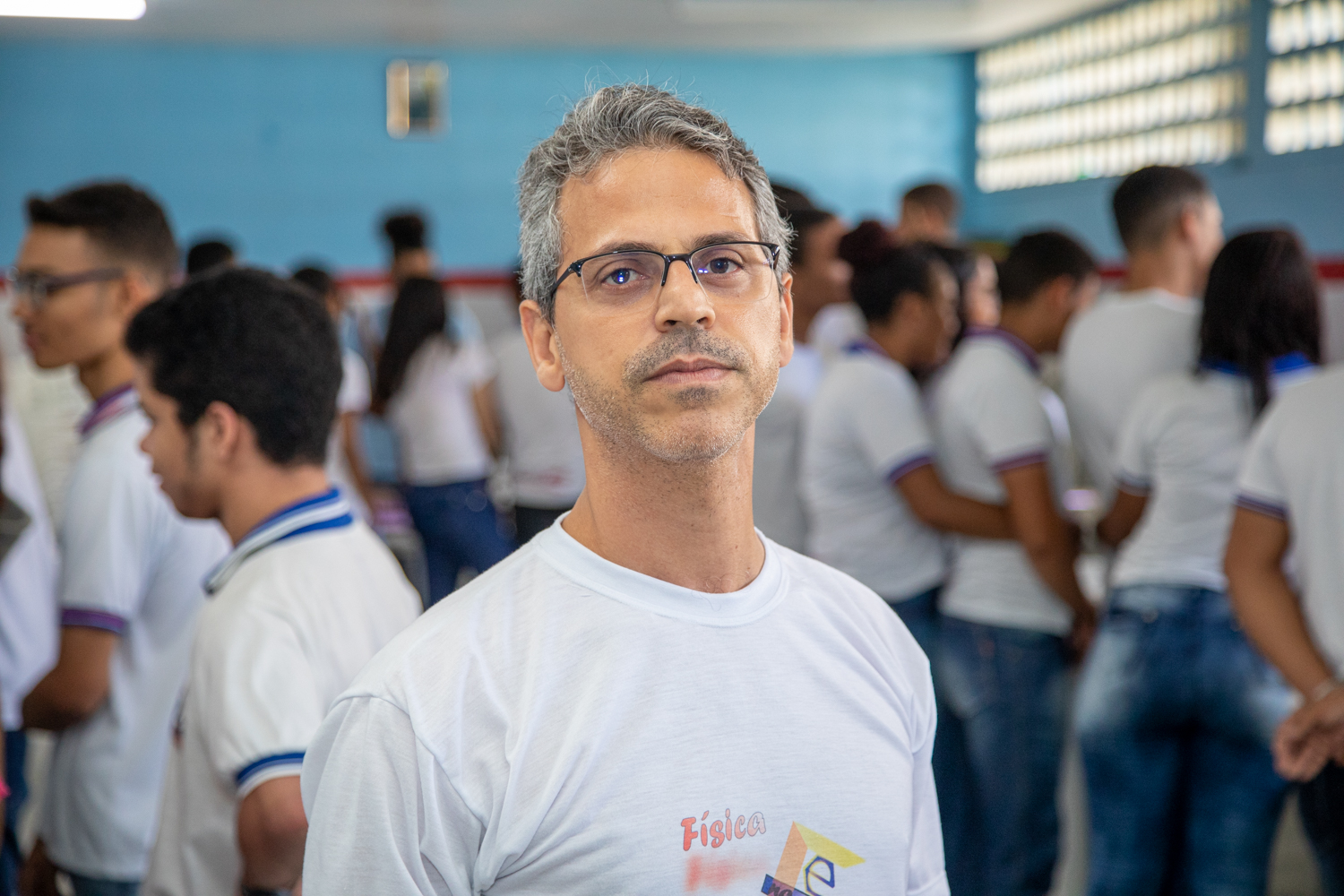 “A ideia de fazer esses experimentos veio de uma vontade que eu via nos alunos de graduação de poder criar, construir coisas, e levar para as escolas”, conta o professor Edvaldo Alves de Souza Júnior, idealizador do projeto.