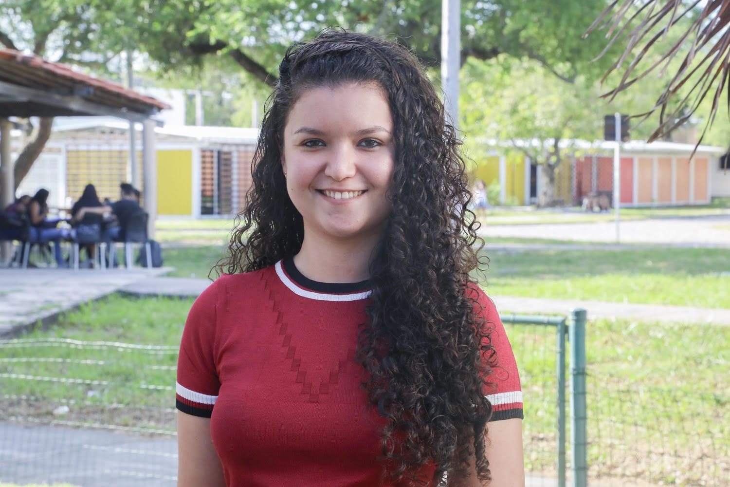 A mestranda Luana Almeida pesquisa a cultura popular associada à culinária e gastronomia: “Quando surgiu o PPGCULT, juntei as minhas duas paixões”.