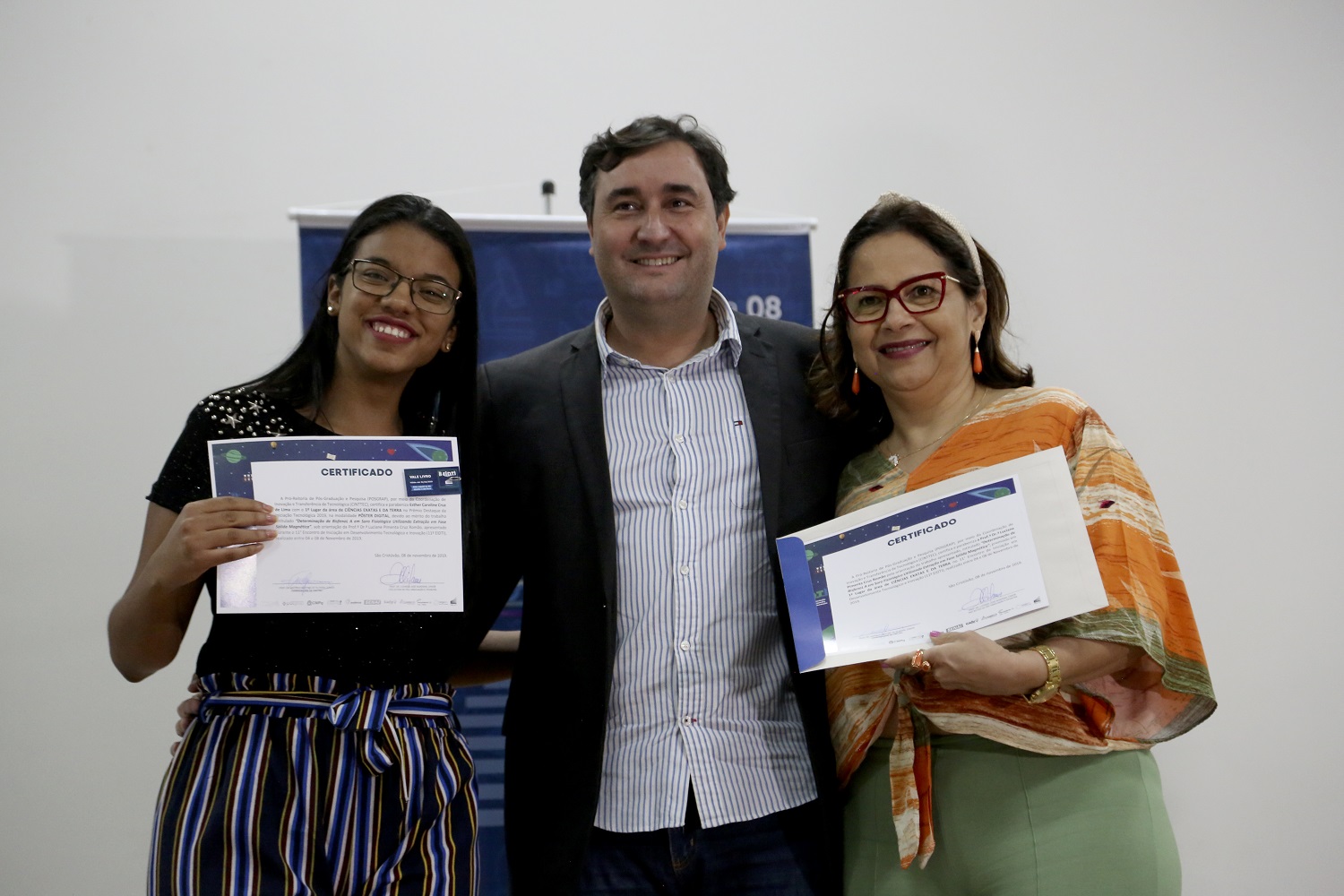 “Estou muito surpresa, mas primeiramente feliz, porque foi muito trabalho e é uma recompensa por todo esse ano que pesquisamos”, contou Esther.