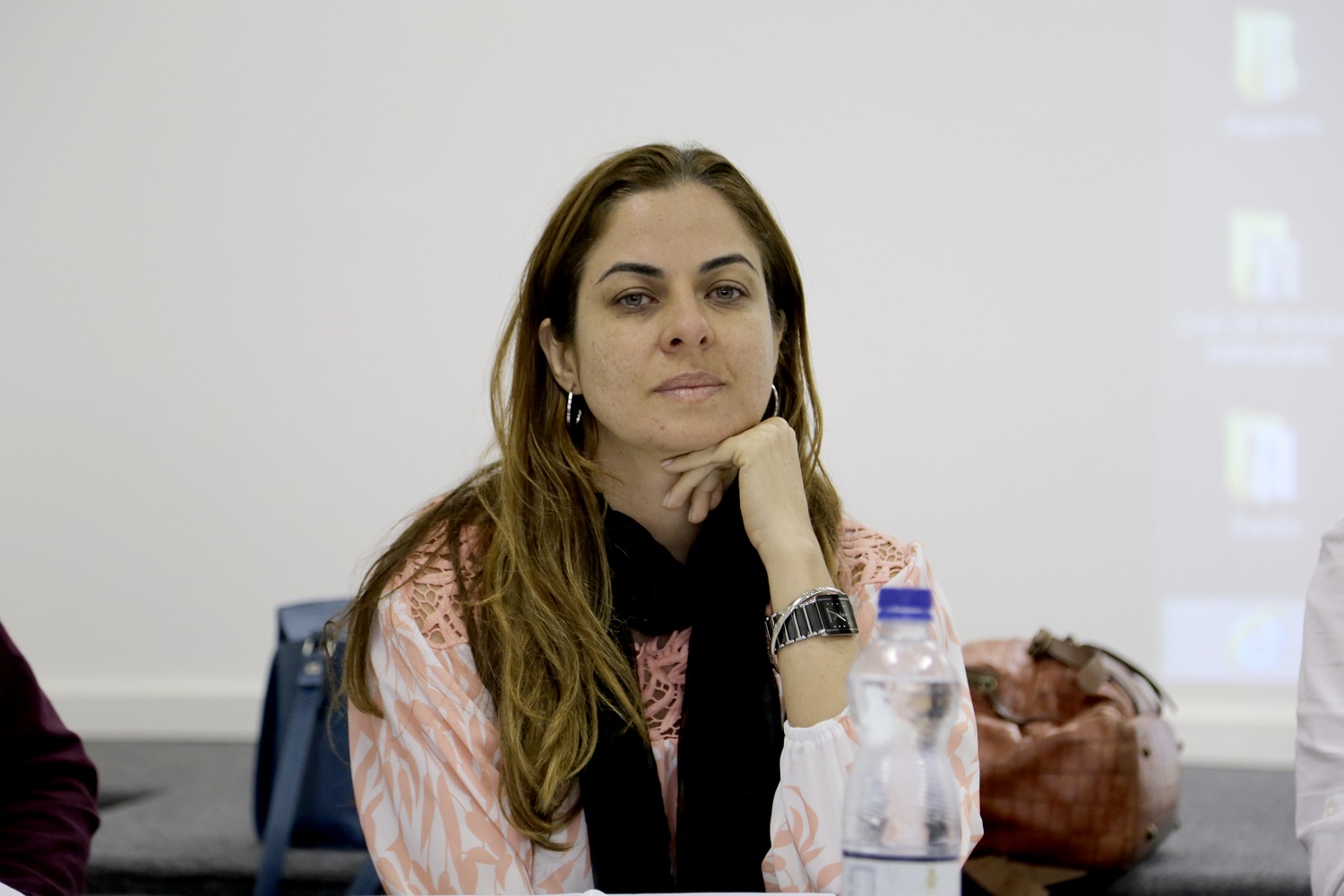O material traz  diversas informações sobre violência de gênero, por exemplo, instâncias e instituições a quem as mulheres em situação de violência devem recorrer no âmbito da UFS ou fora dela, diz Patricia Rosalba, uma das autoras da cartilha (foto: Schirlene Reis/Ascom UFS).