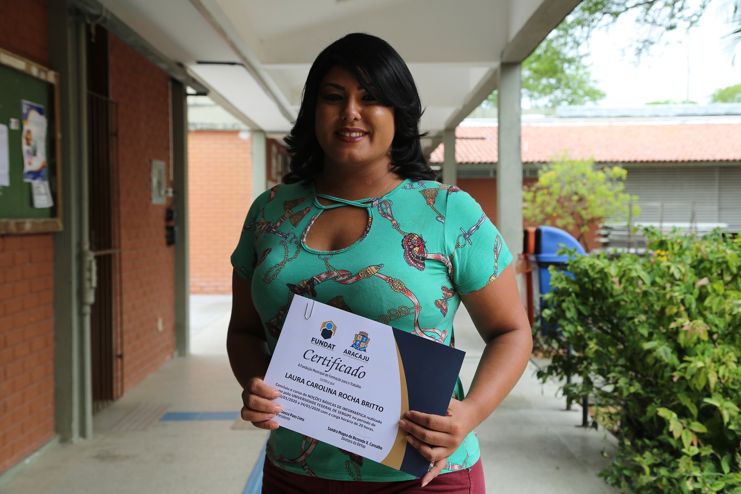Segundo Laura Rocha, este certificado serve para comprovar seu conhecimento na área básica da informática.