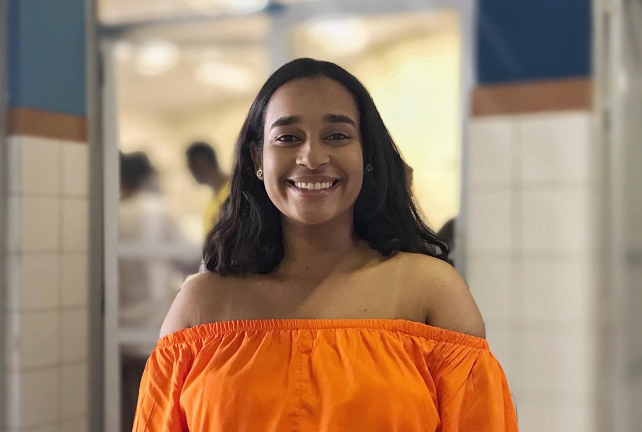 Laura Marcelino, aprovada no curso de Comunicação Social na Uesc