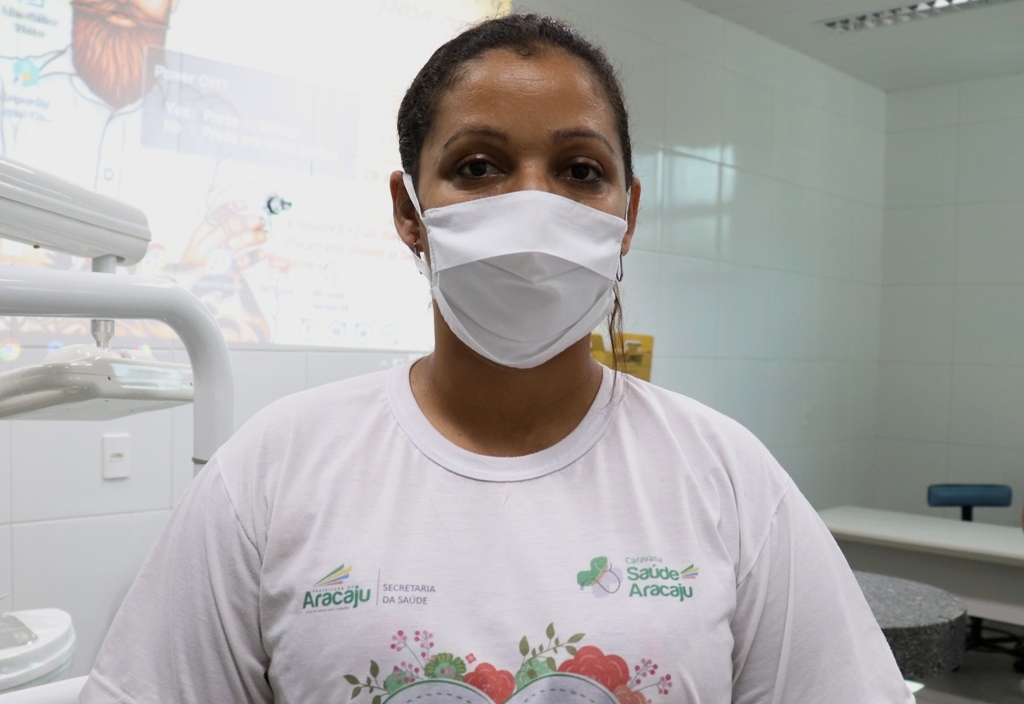 Flávia Duarte atua como agente comunitária de saúde de Aracaju. Foto: Josafá Neto