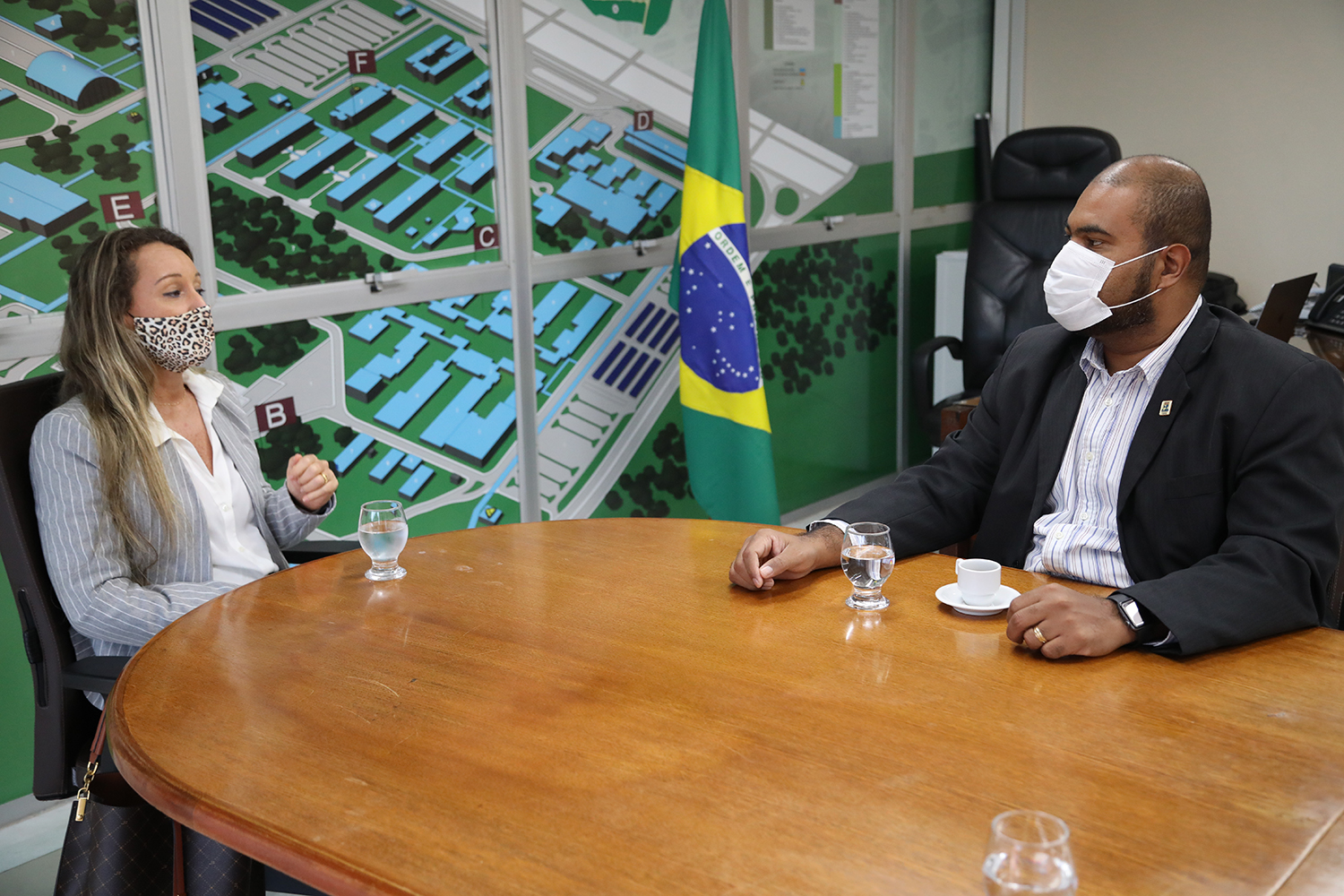 Na posse, foram discutidos os trabalhos de alinhamento do tripé que envolve ensino, pesquisa e extensão na universidade.  (fotos: Ascom UFS)