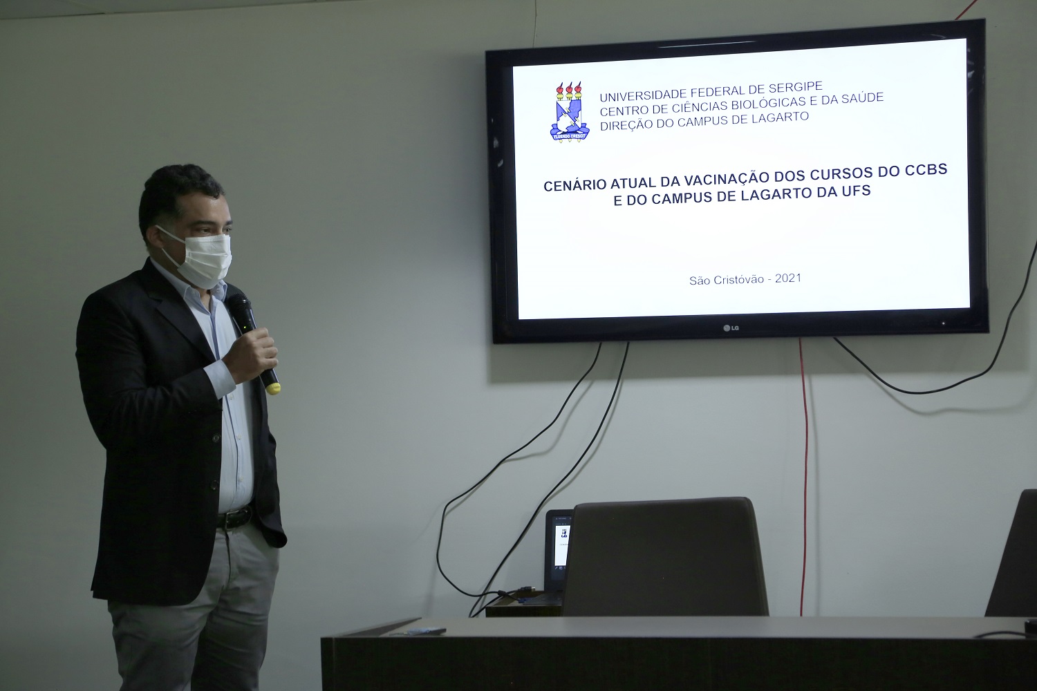 Adriano Antunes: "A publicação da portaria prevê que os alunos voltem com segurança, que é o principal papel da universidade"