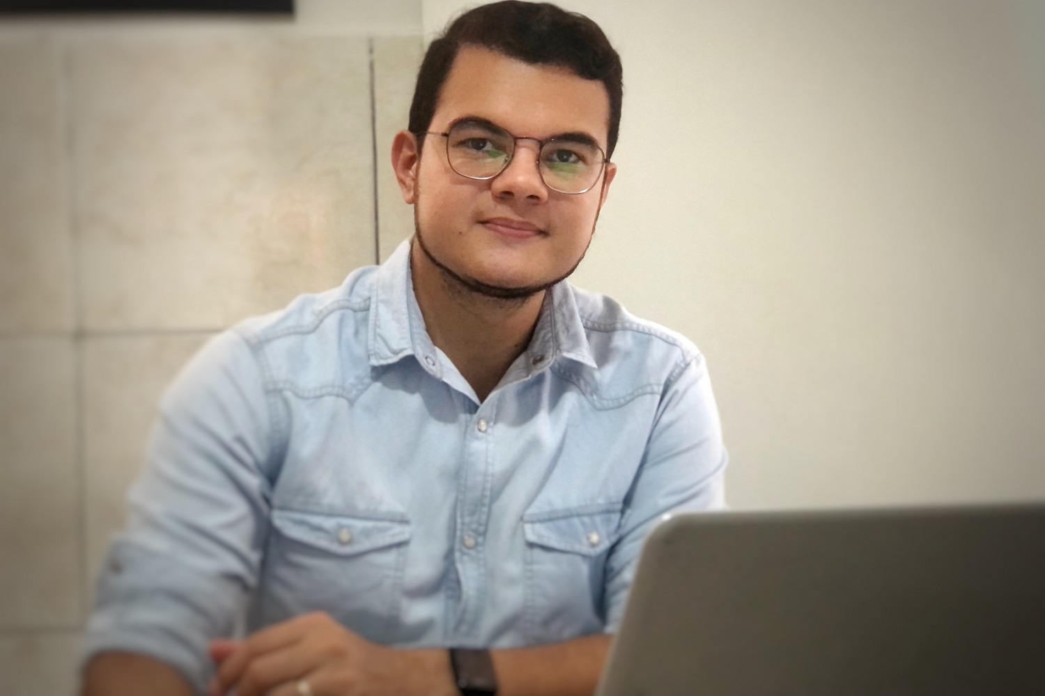O enfermeiro José Marcos vê uma oportunidade de refletir e discutir as boas práticas do pré-natal, parto e nascimento.