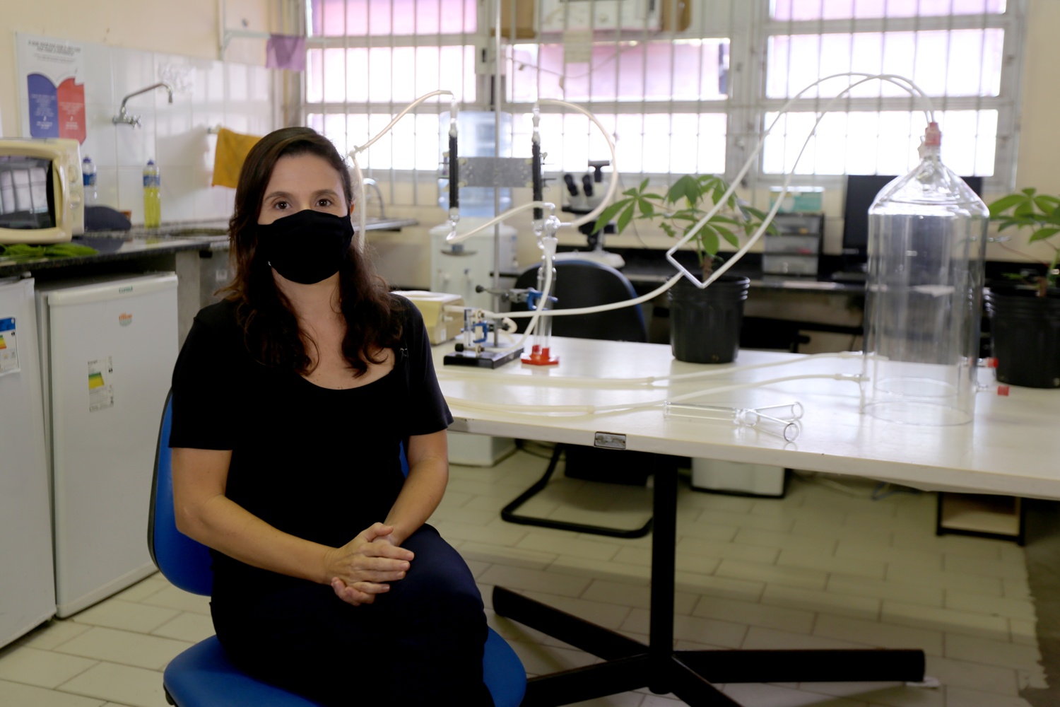 Bianca Giuliano Ambrogi é docente do Departamento de Ecologia e do Programa de Pós-Graduação em Ecologia e Conservação. (Fotos: Schirlene Reis - Ascom/UFS)