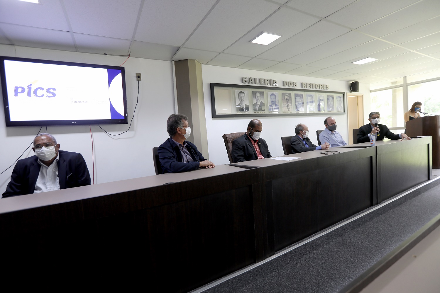 Representante de instituições parceiras participaram da solenidade. 