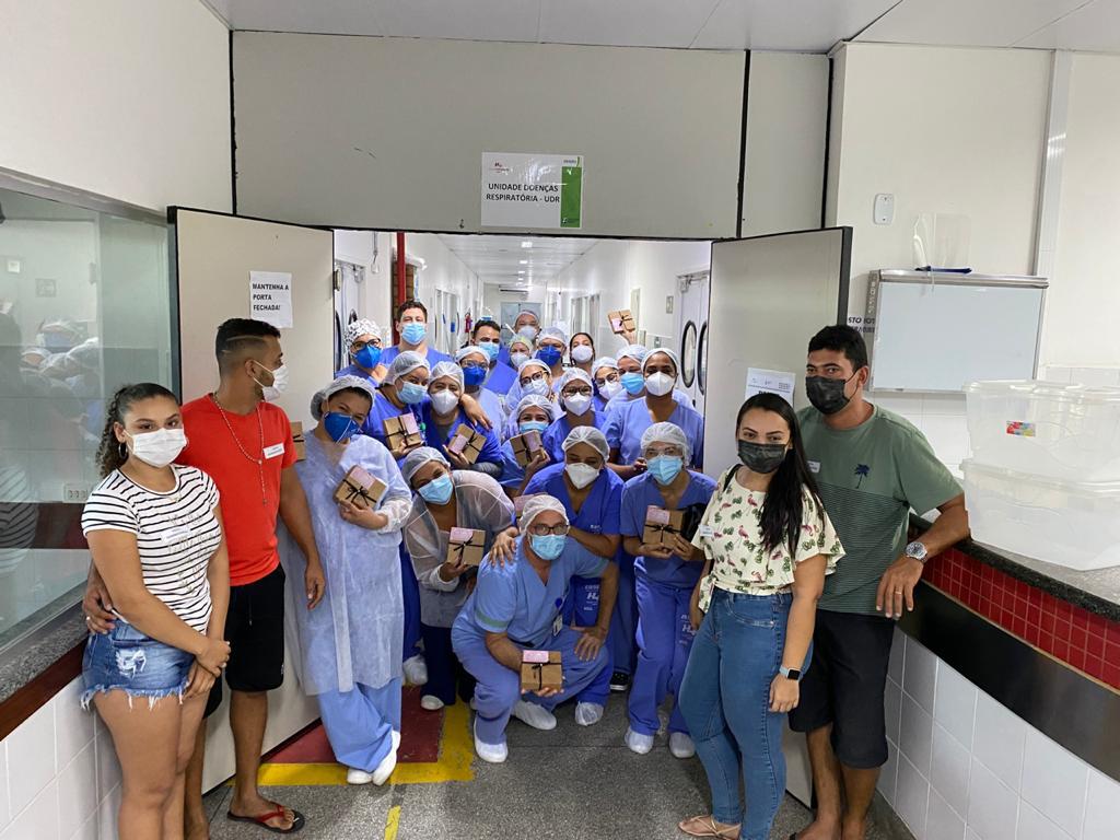 Paciente conseguiu vencer a infecção e os desafios assistenciais e terapêuticos enfrentados ao longo de 55 dias de internamento na unidade hospitalar. (fotos: Arquivos pessoais)