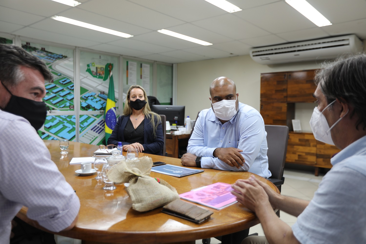 Foram discutidas possibilidades de parcerias para incentivo à educação integral (Foto: Adrine Cabral/Ascom UFS)