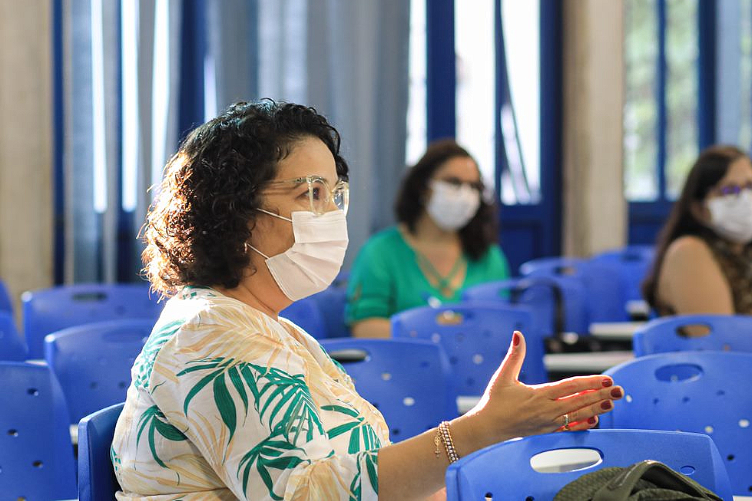 Reunião contou com coordenadores de curso, a exemplo da professora Alessandra Lima, vice-chefe do Departamento de Administração