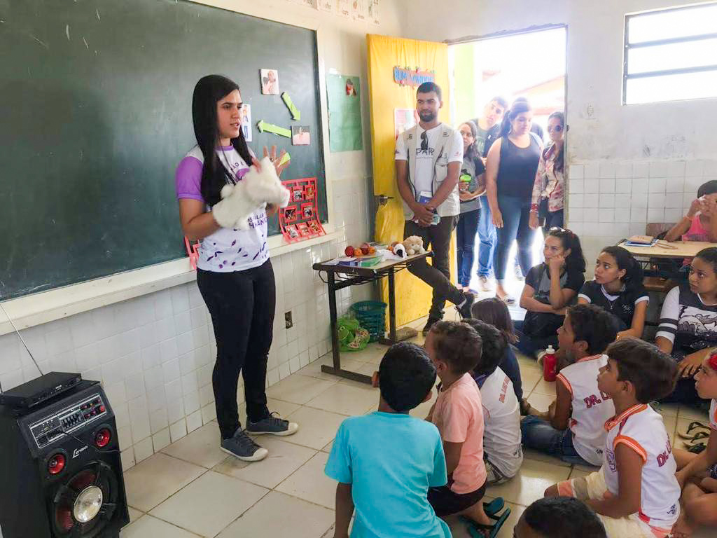 Antes de integrar o projeto, Bárbara Regina Marques não tinha conhecimento aprofundado sobre a doença e alega que participação foi fundamental para o exercício da profissão (Foto: Arquivo pessoal)