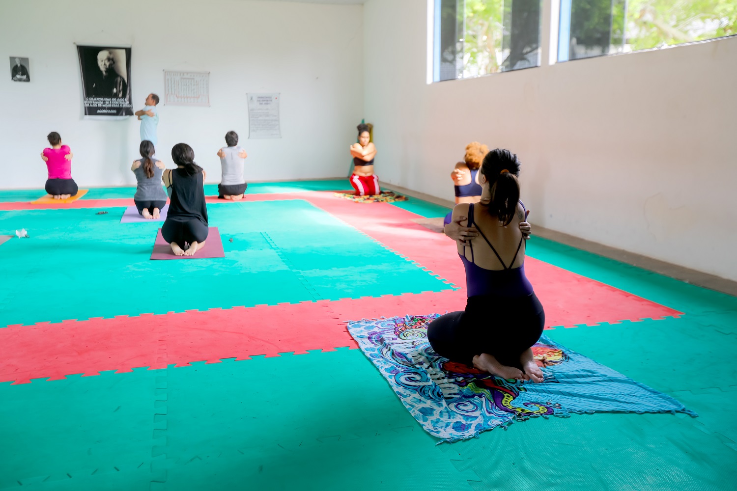 Egressa da UFS, Anne Caroline busca melhor qualidade de vida com a prática do Yoga