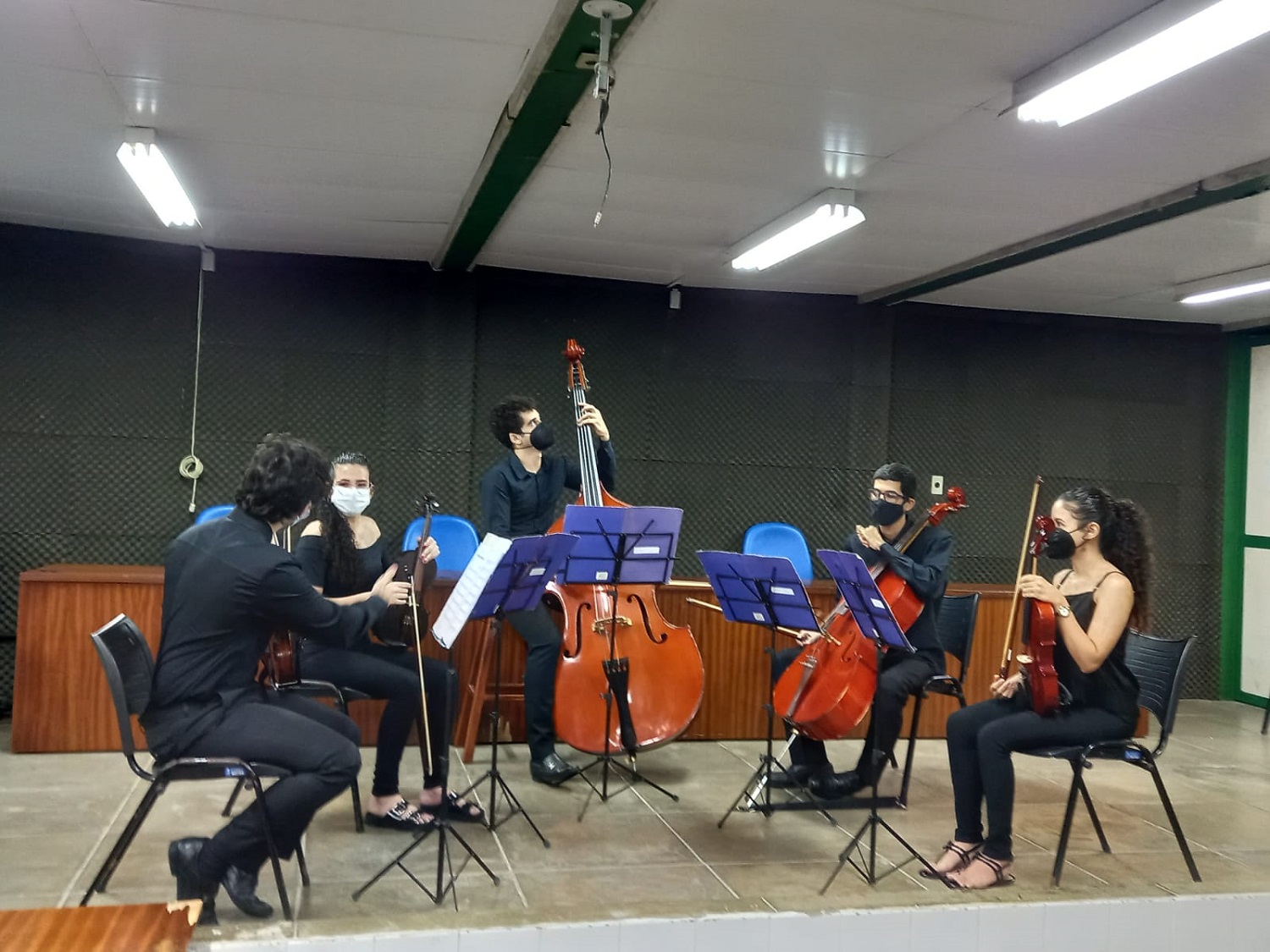  Quinteto de Cordas da Filarmônica de Itabaina encerrou o dia de atividades no campus. (foto: Arquivo pessoal)