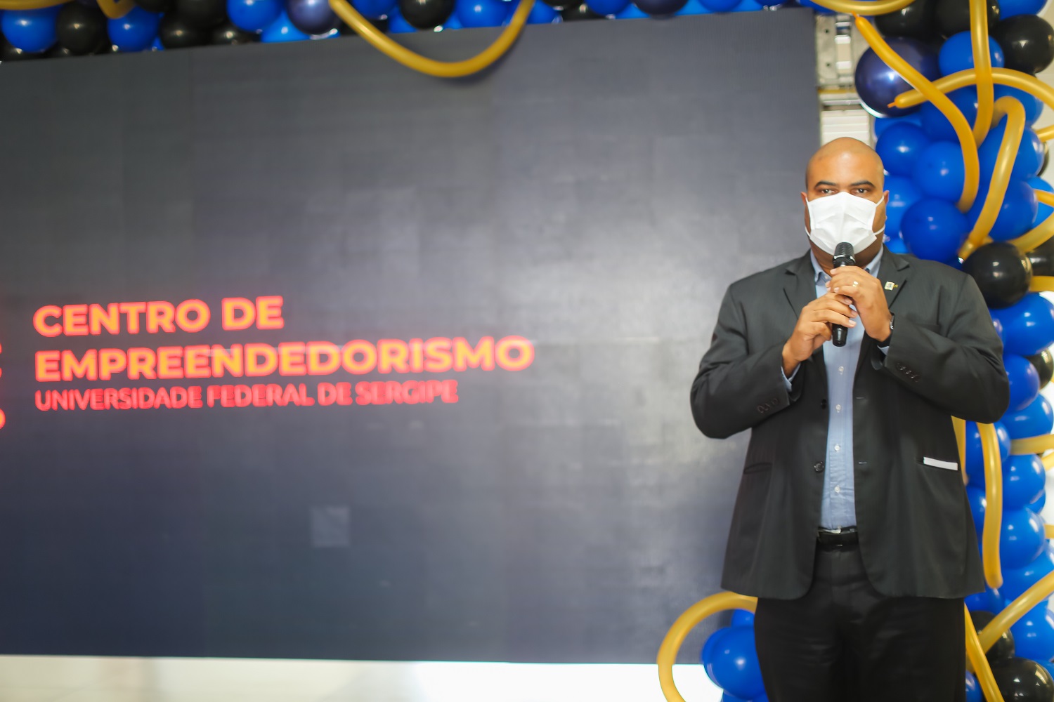 Valter Santana, reitor da UFS: “Para que a gente promova efetivamente uma educação transformadora, temos que pensar não somente nas habilidades necessárias para que cada um desenvolva seu trabalho, mas também em outras habilidades que vão auxiliar no desenvolvimento da pessoa”.
