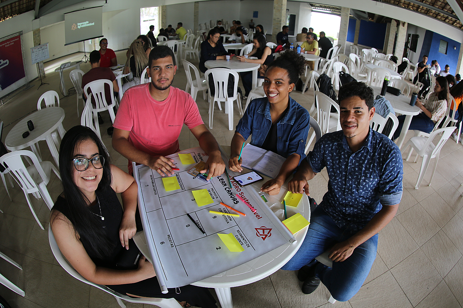 Maria Gabriela Gomes (esq.), Vinícius Santana, Amanda Alves dos Santos e Khauê Henrique (Fotos: Márcio Santana/AscomUFS)