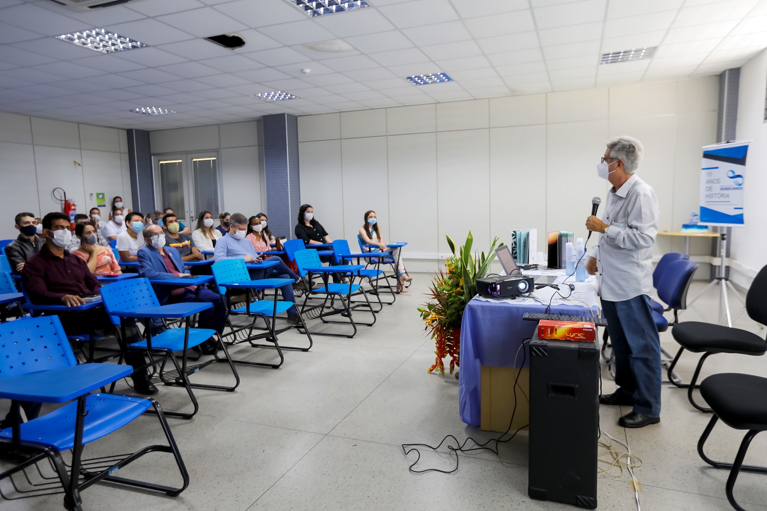 Um dos palestrantes do dia foi o professor José do Patrocínio Dora Alves. (Fotos: Schirlene Reis)