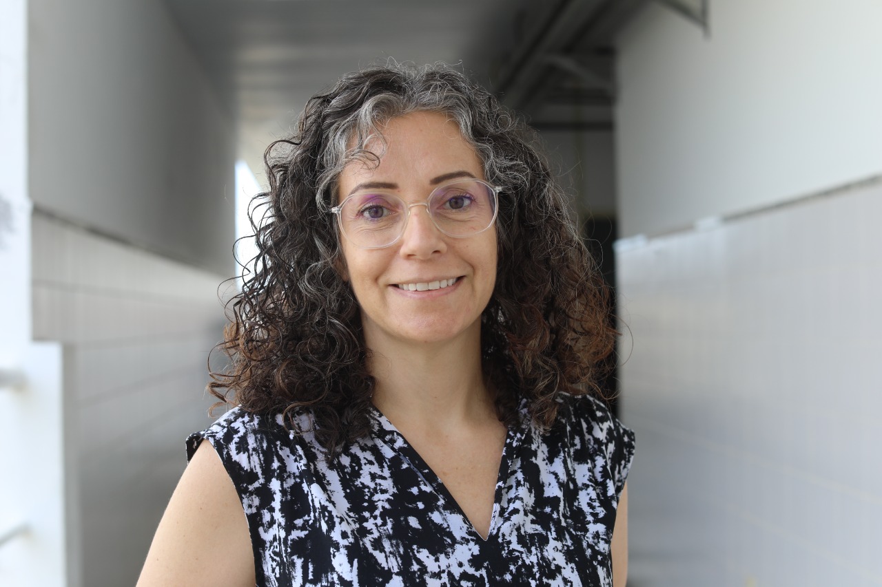 "O propósito é englobar as adversidades e os diferentes tipos de cultura através da Linguagem", explica a coordenadora do projeto, professora Juliana Pereira (Foto: Schirlene Reis / Ascom UFS)