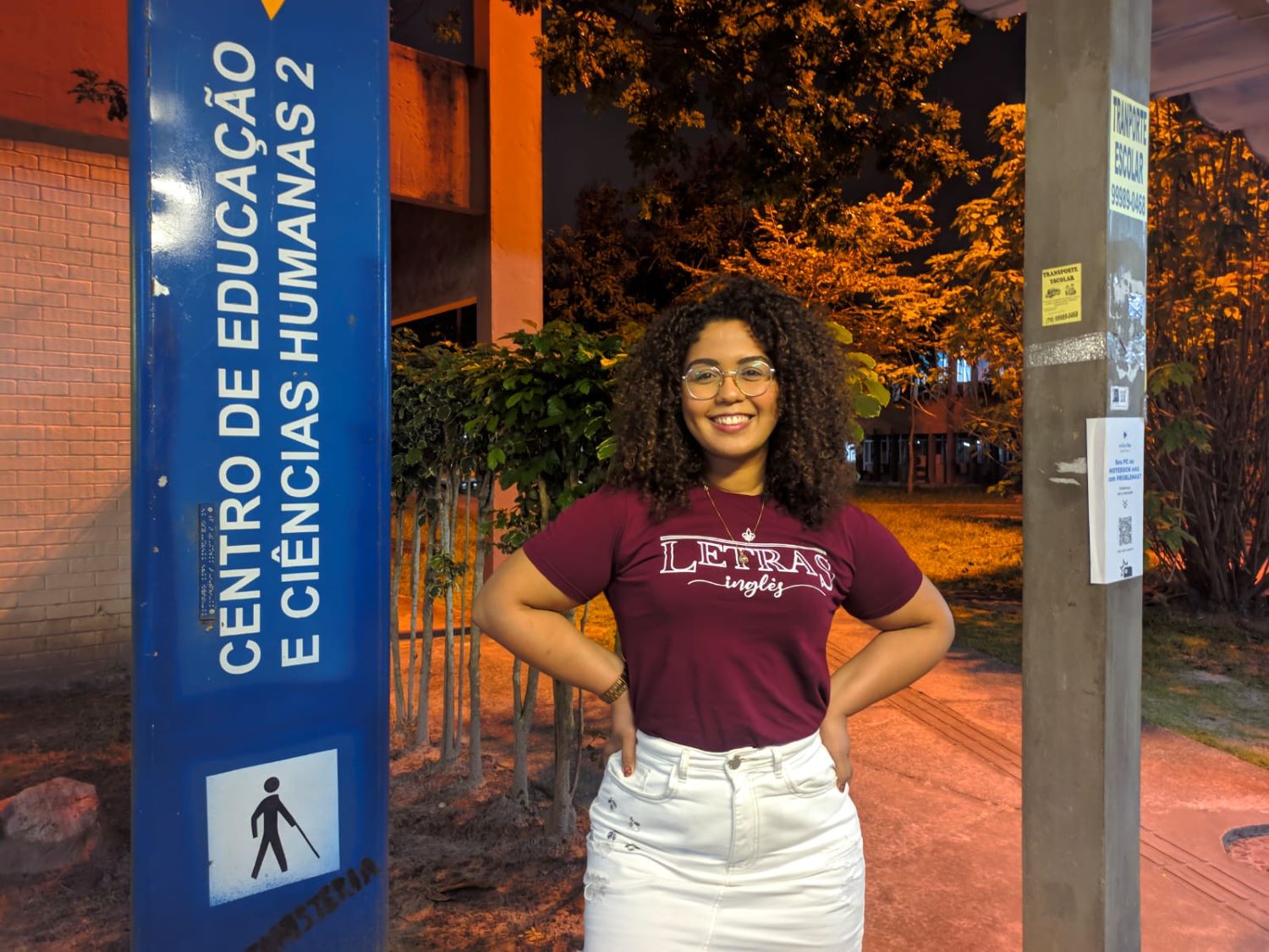 A estudante Carolina Conceição atua como professora voluntária do projeto e conta que aprender uma nova língua significa ter a oportunidade de falar para mais pessoas sobre as suas experiências, costumes e cultura (Foto: Arquivo pessoal)