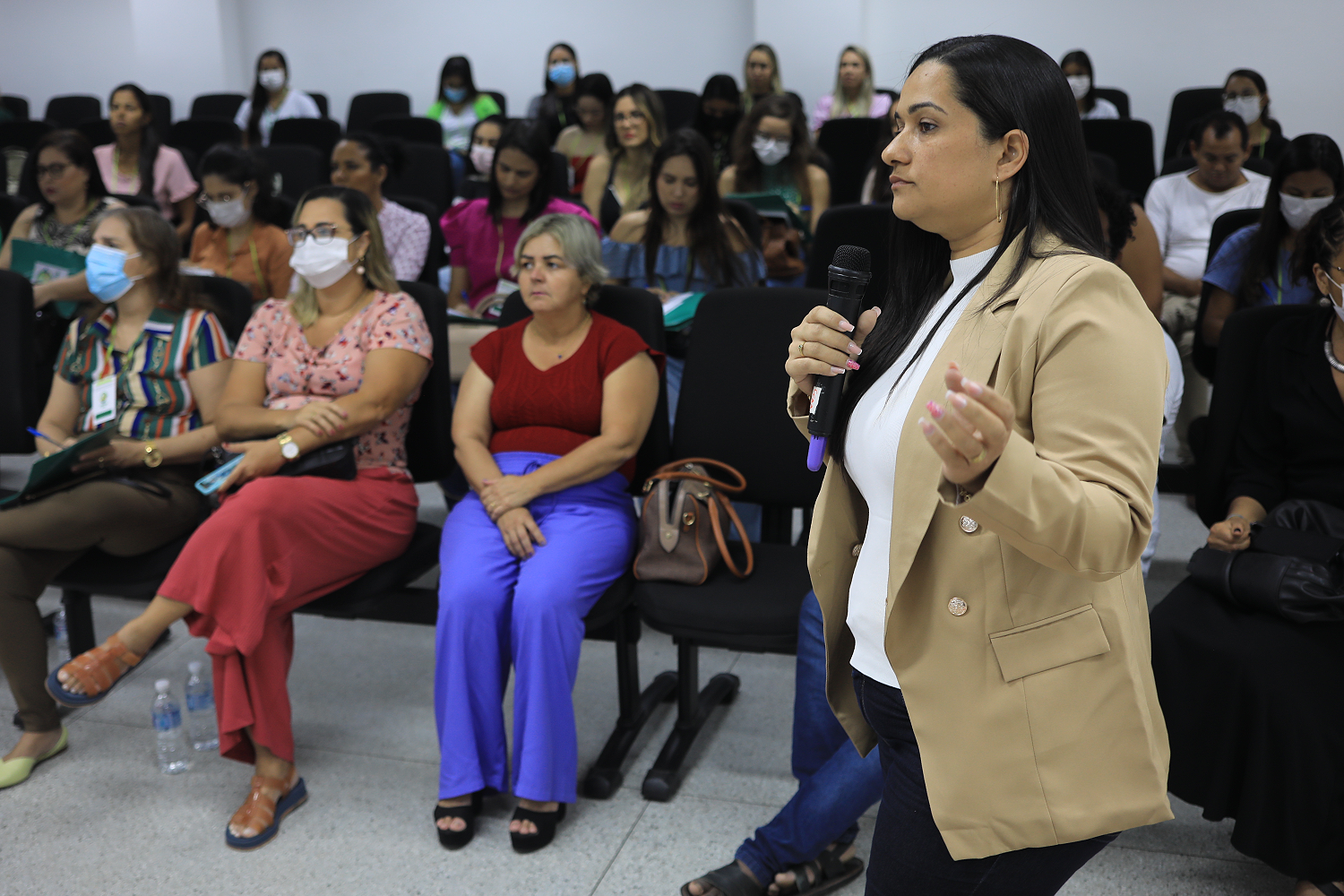Palestra com a pregoeira Julcemara Andrade da Cruz capacitou nutricionistas