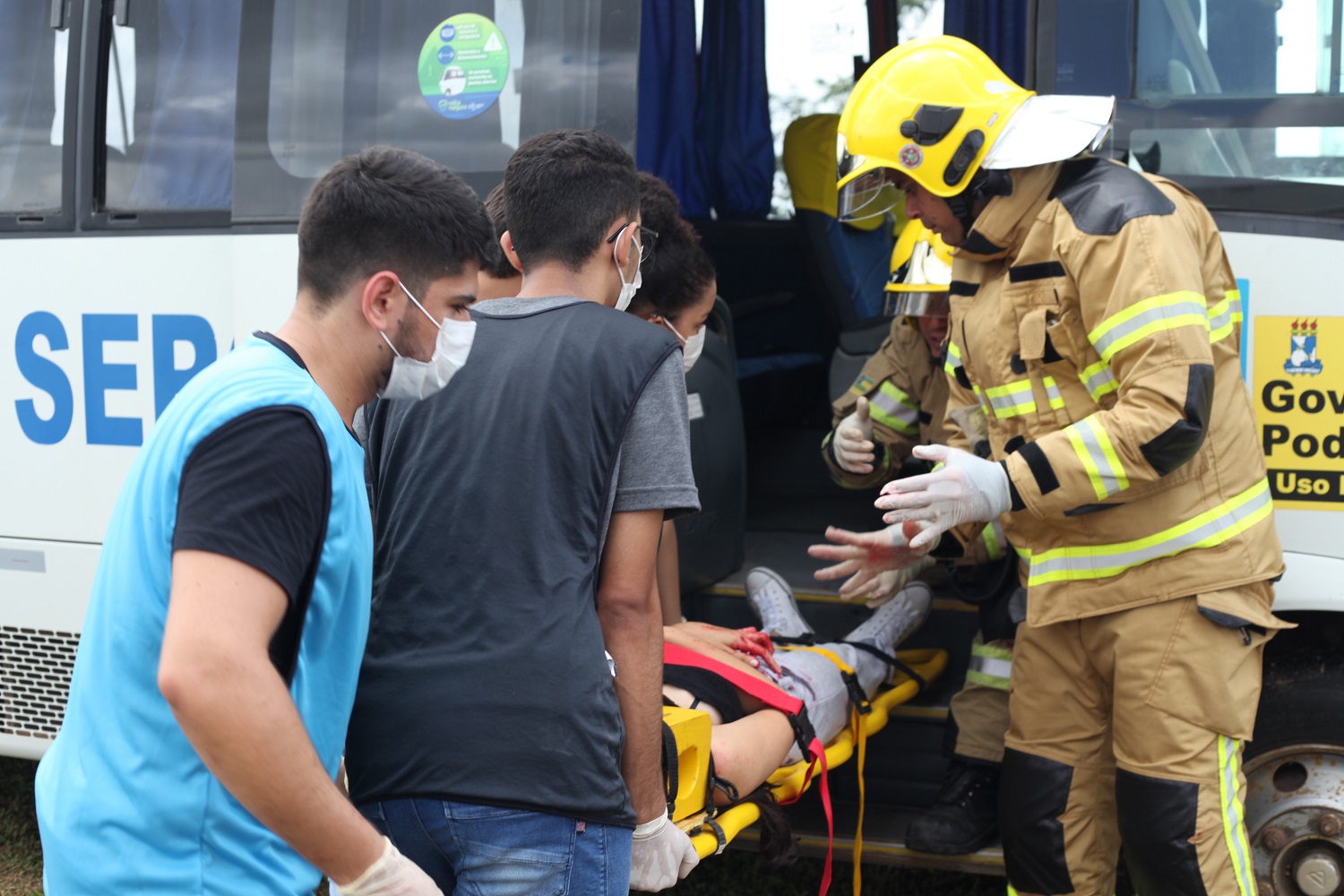 Evento simulou acidente entre carro e ônibus